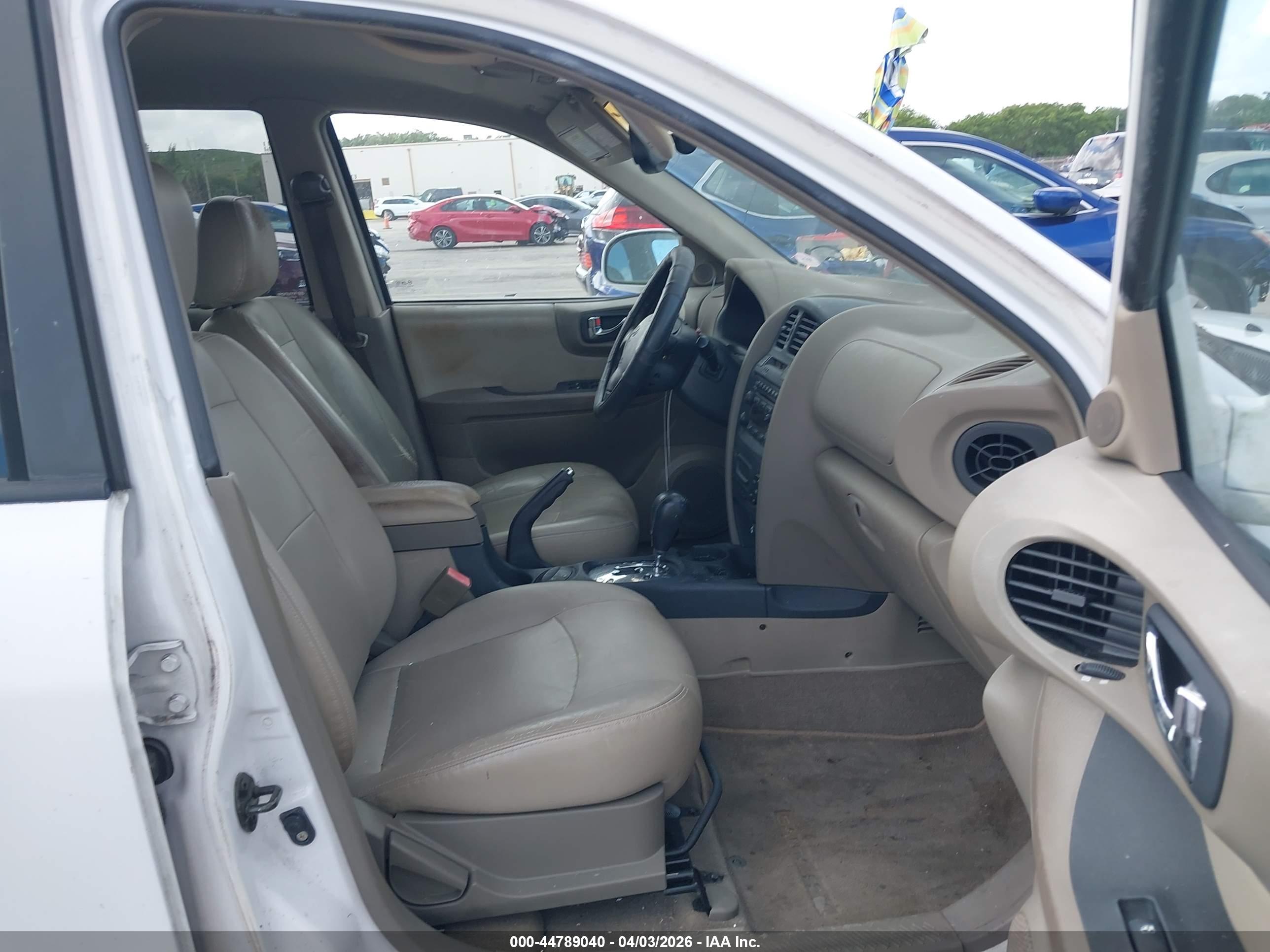 HYUNDAI SANTA image 5