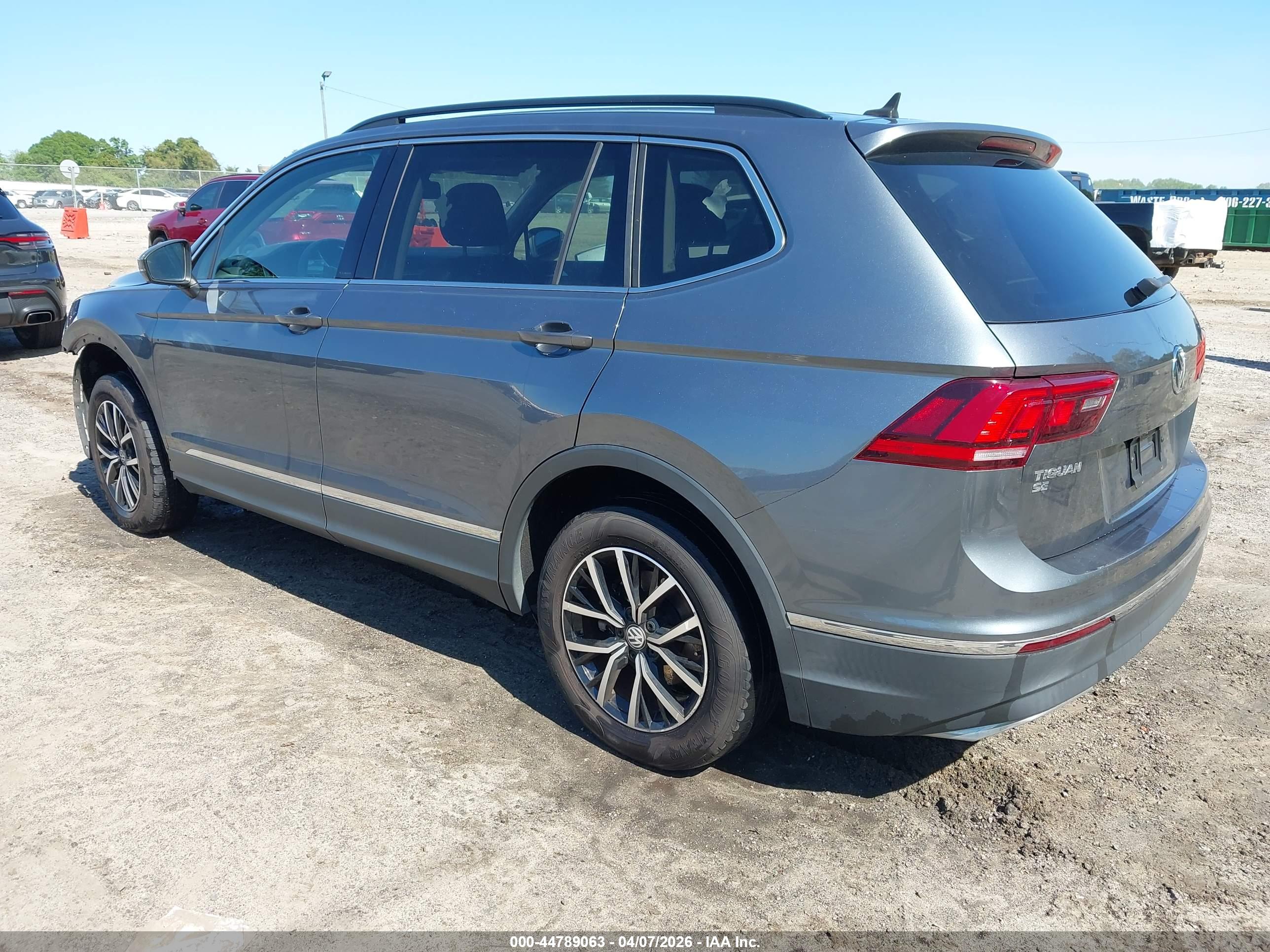 VOLKSWAGEN TIGUAN image 3