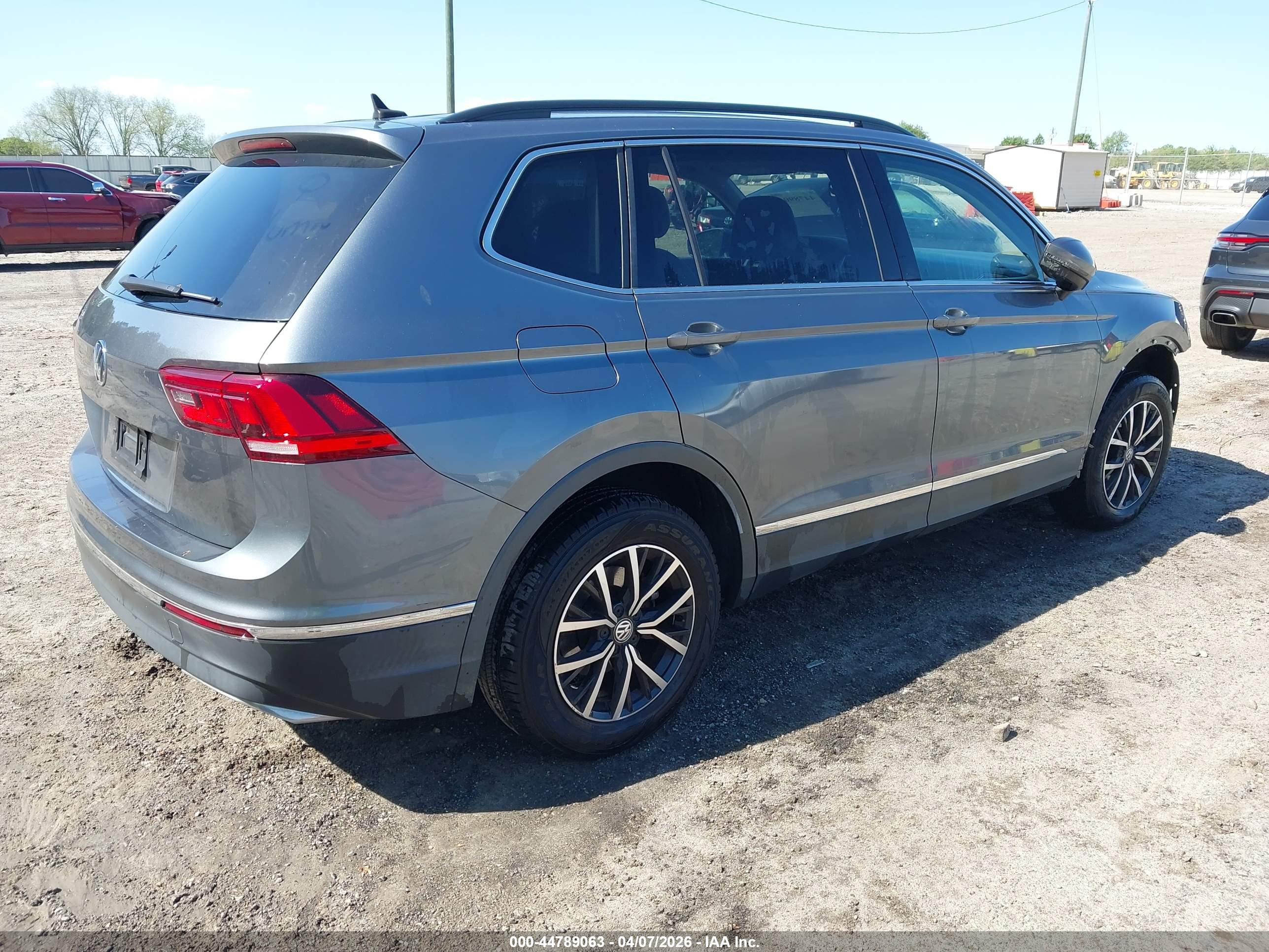 VOLKSWAGEN TIGUAN image 4