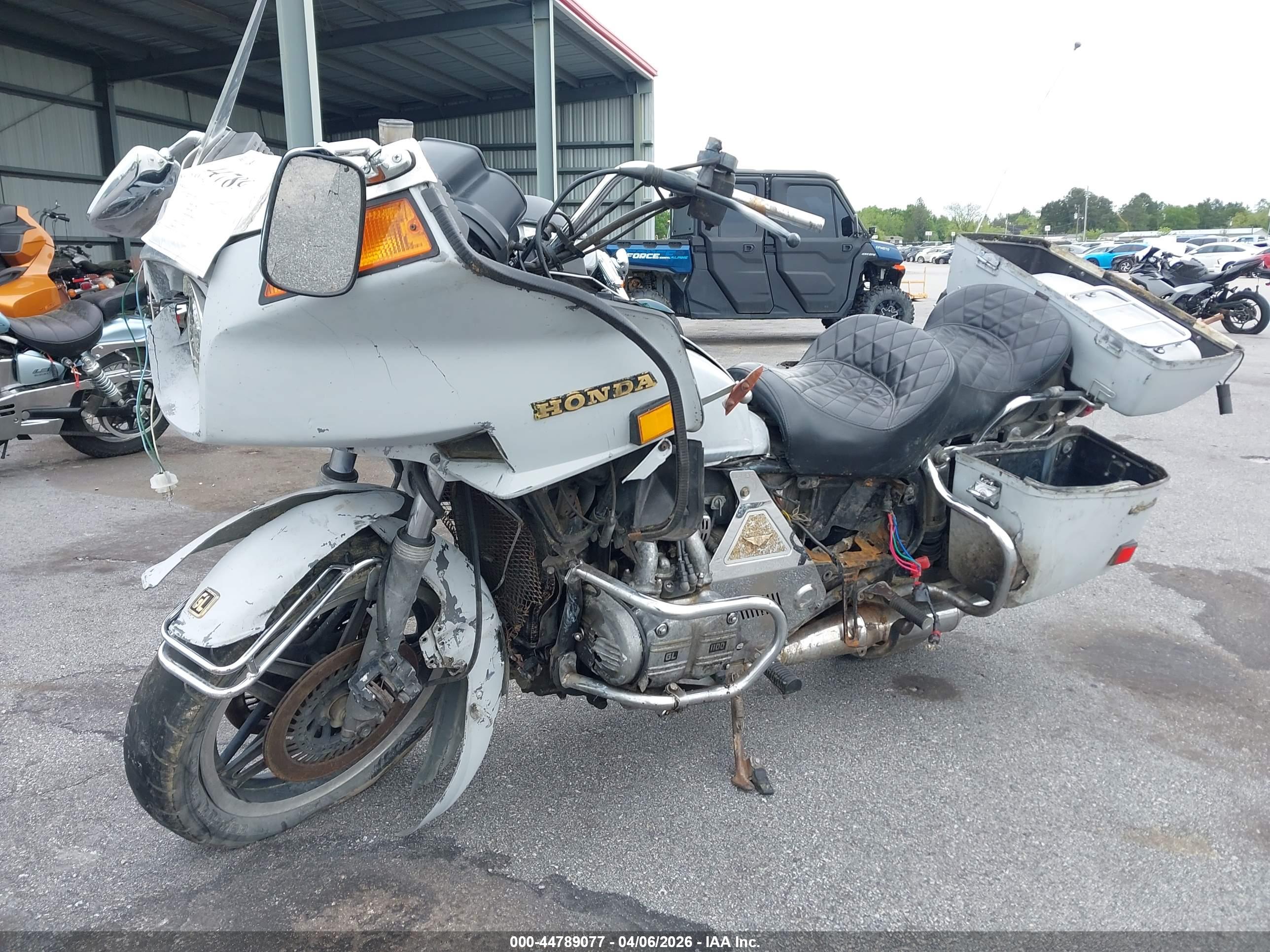 HONDA GL1100 image 2