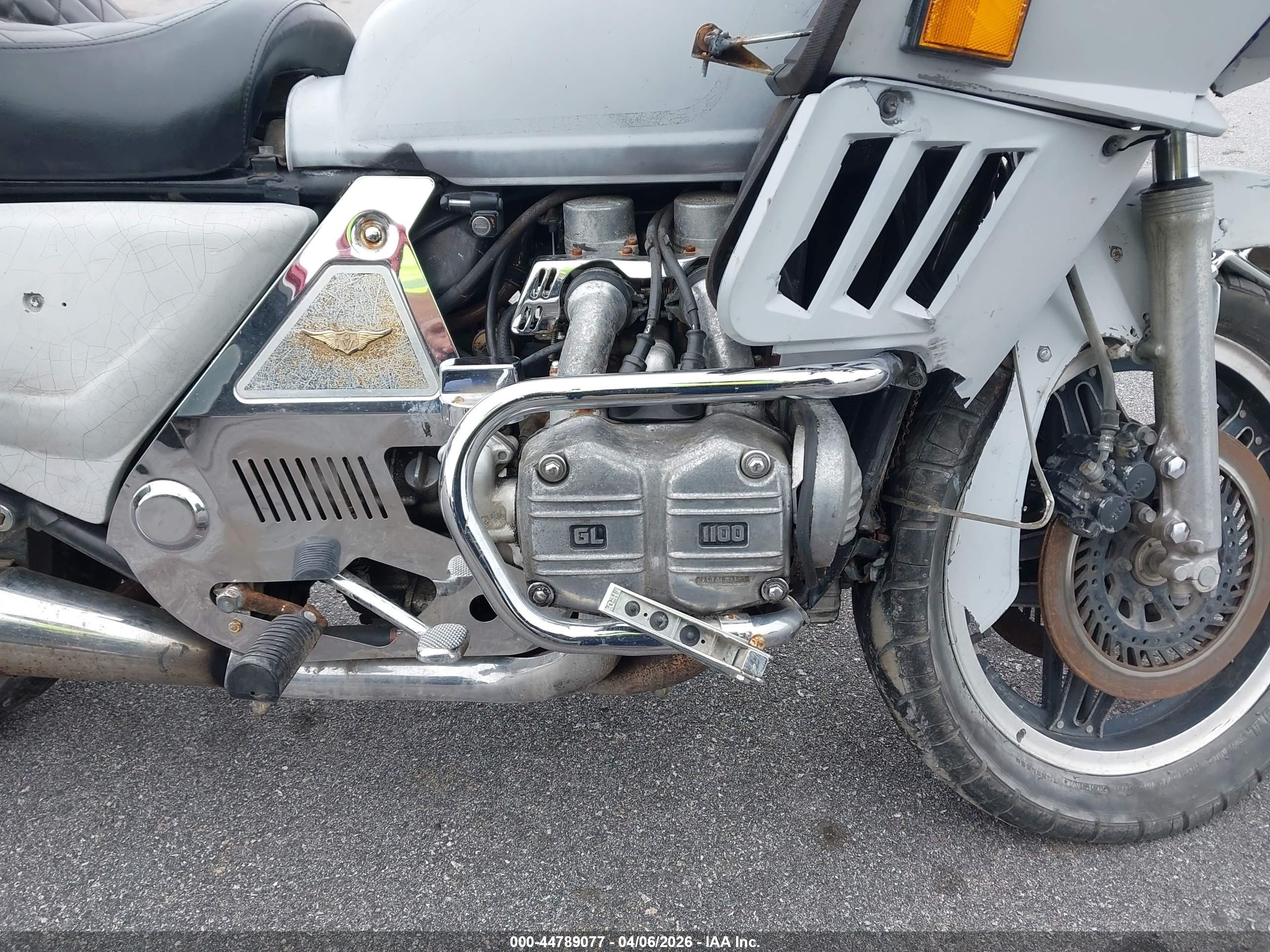 HONDA GL1100 image 8