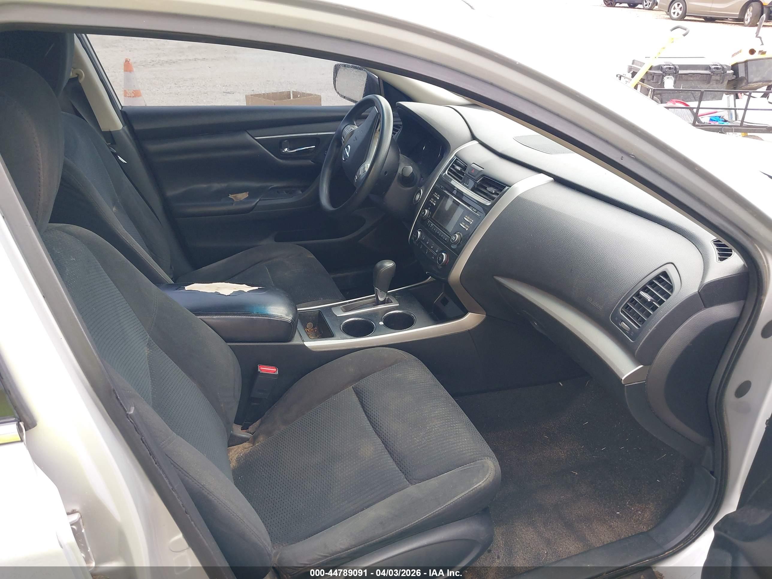 NISSAN ALTIMA image 5
