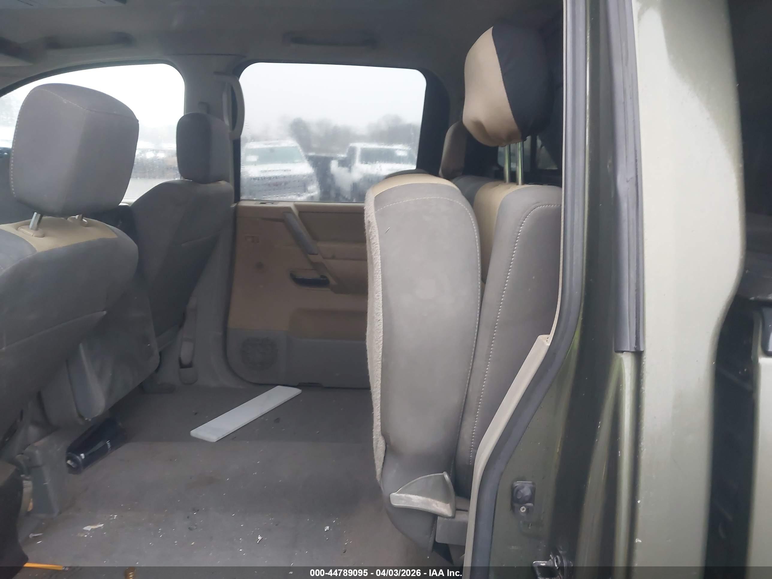 NISSAN TITAN image 8