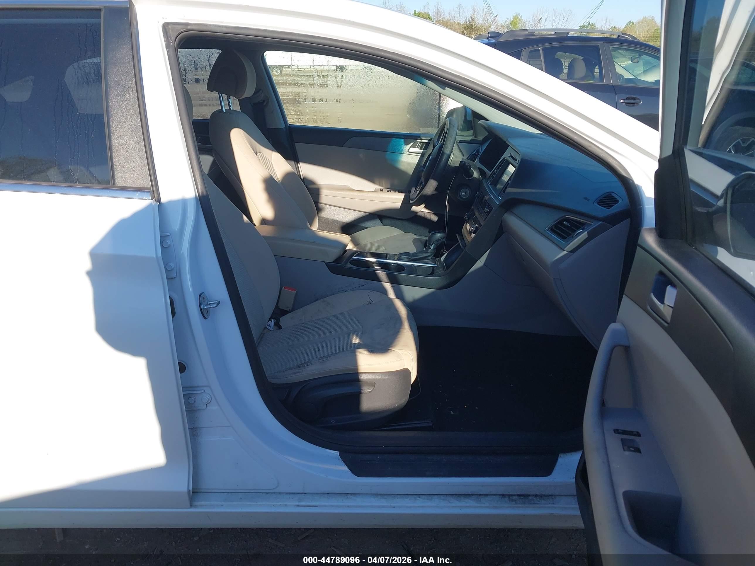 HYUNDAI SONATA image 5