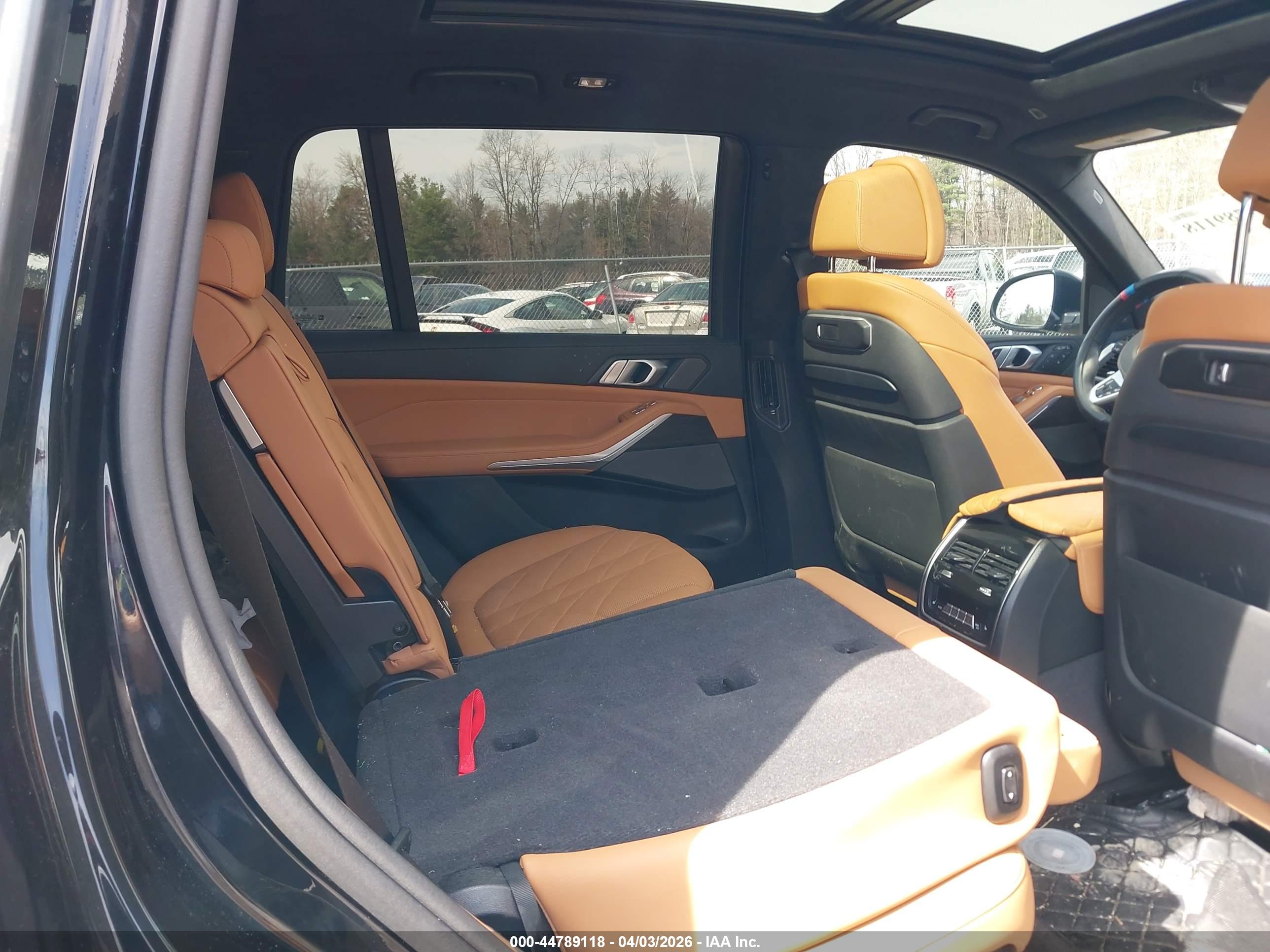 BMW X7 image 8