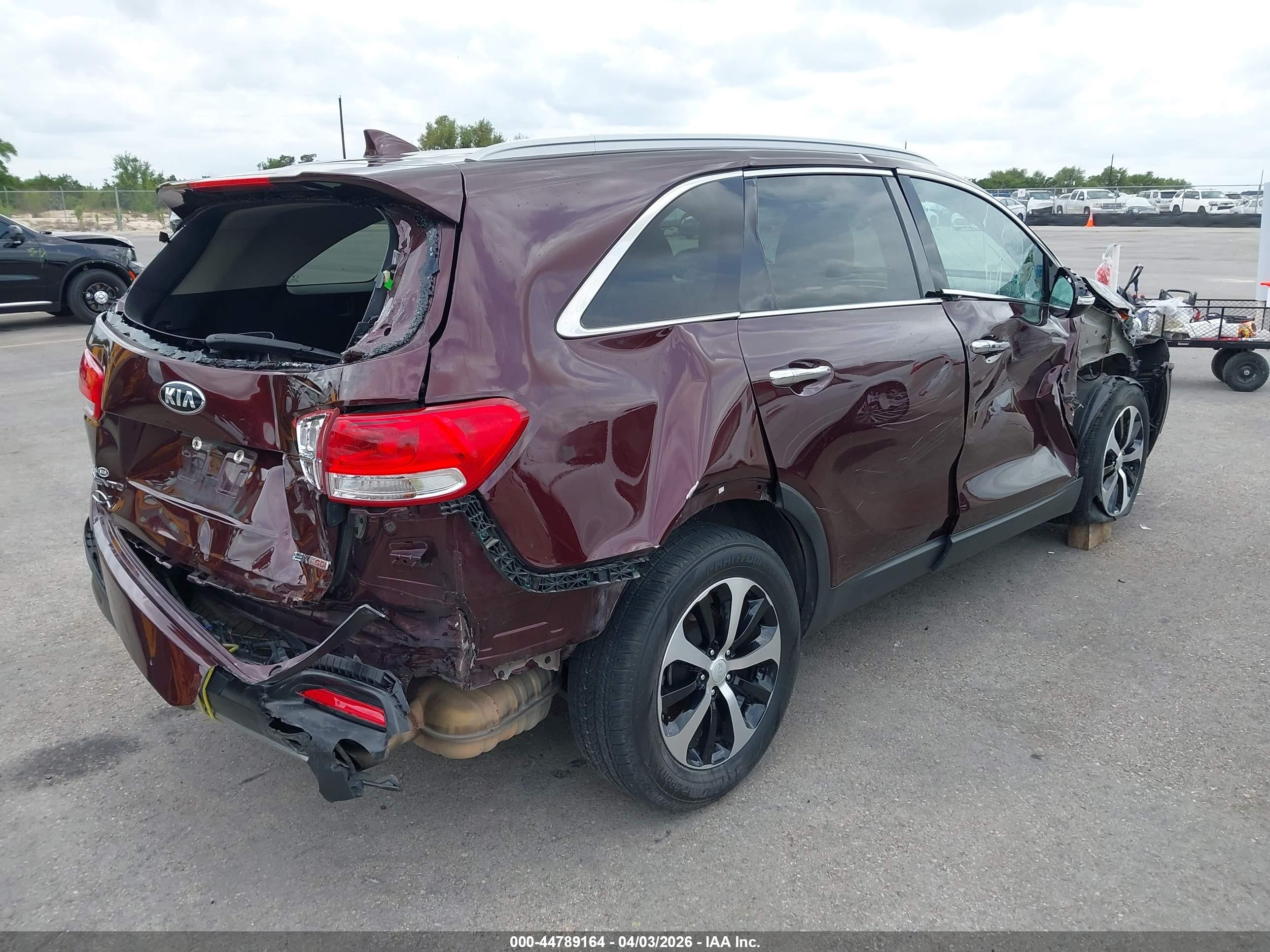 KIA SORENTO image 4
