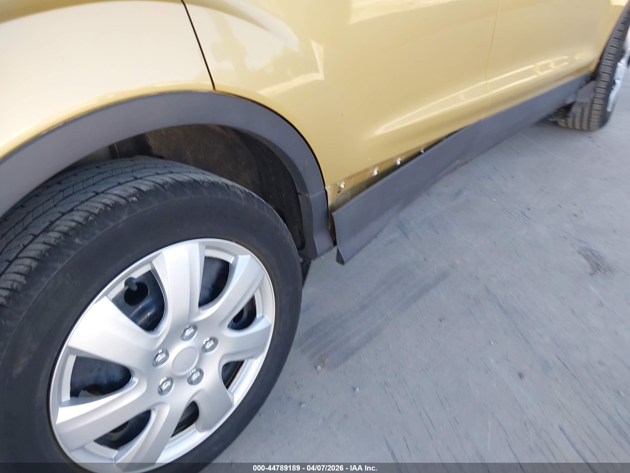 FORD ESCAPE image 6