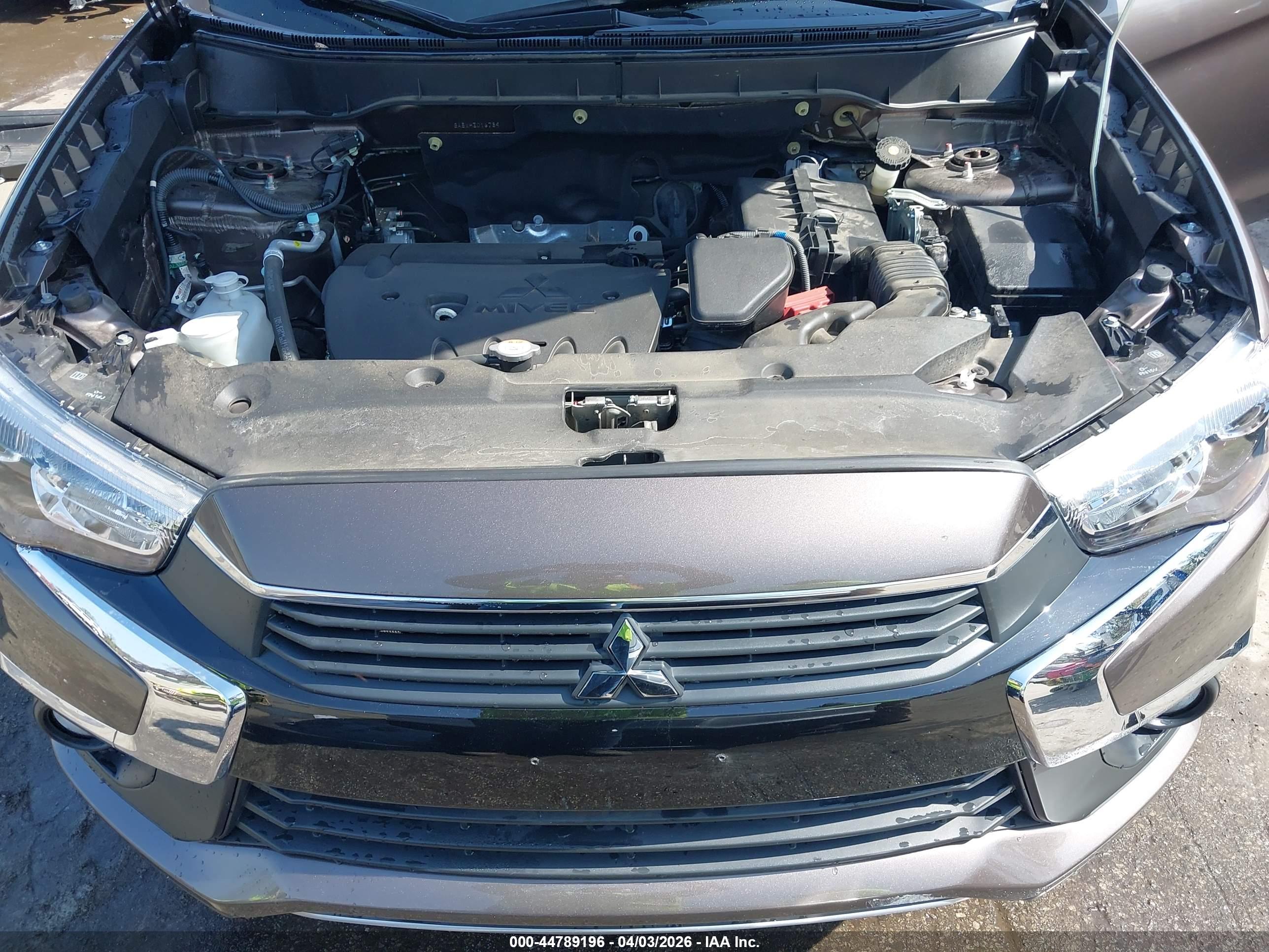 MITSUBISHI OUTLANDER image 10