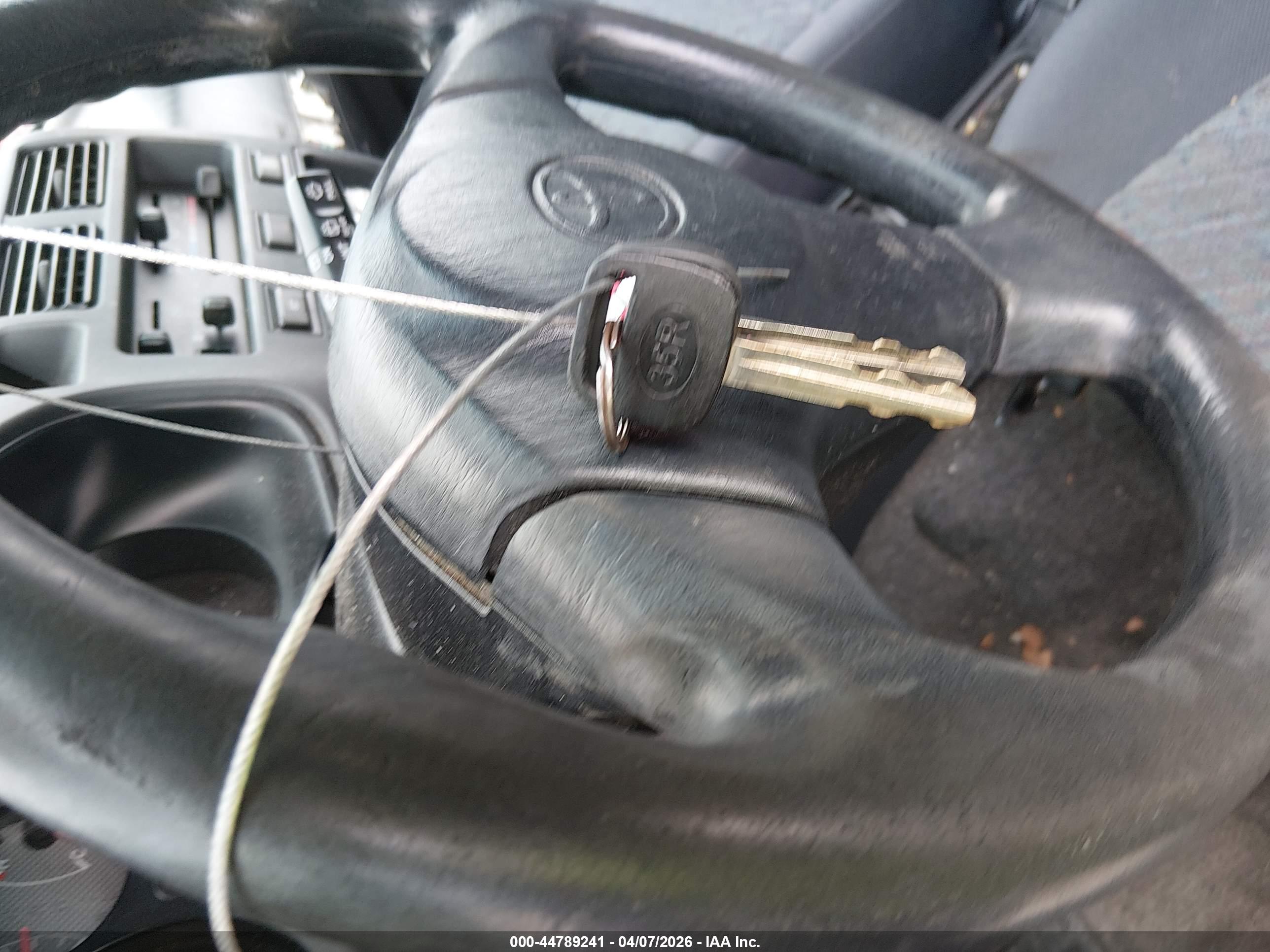TOYOTA RAV4 image 11