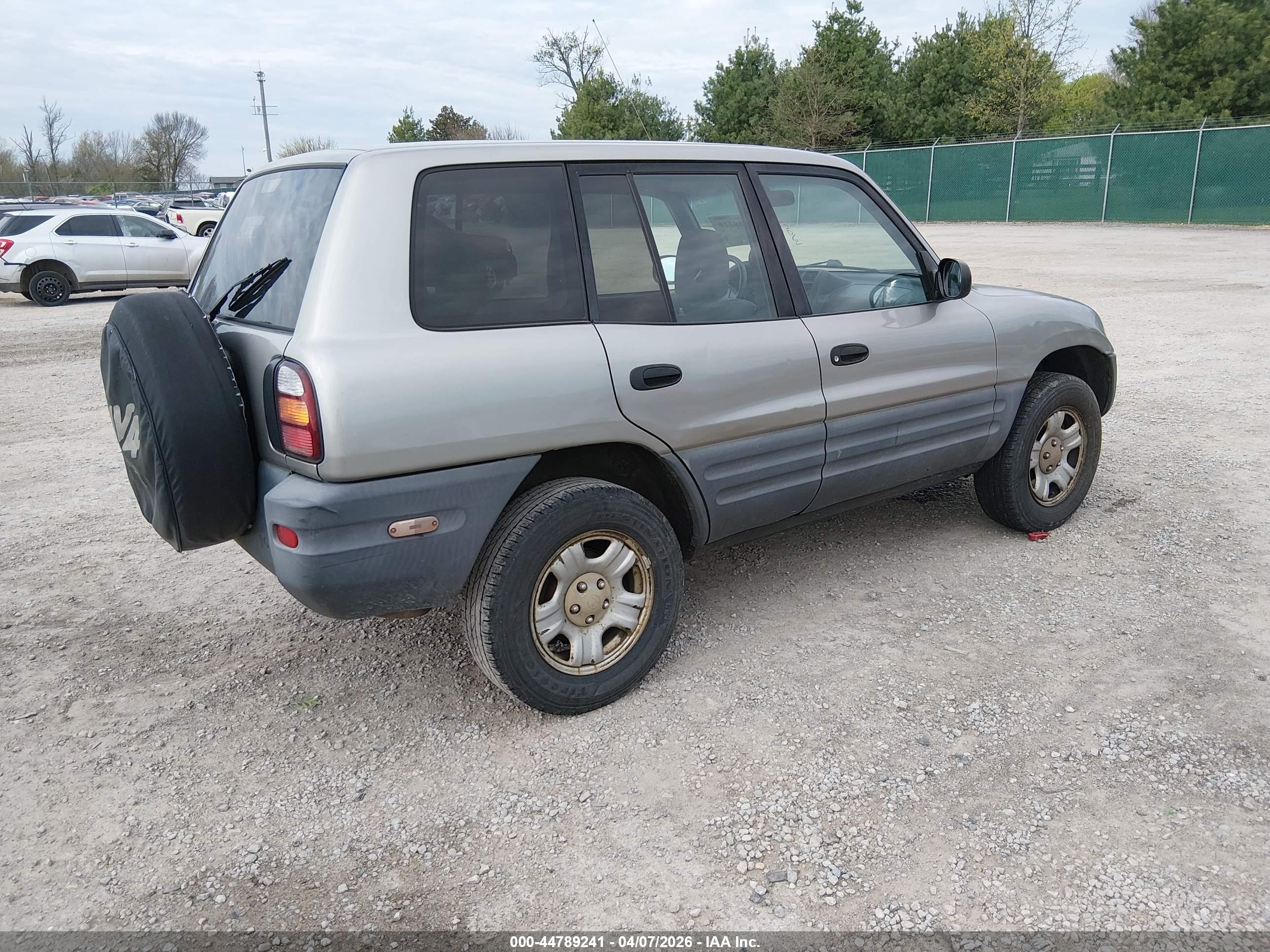 TOYOTA RAV4 image 4
