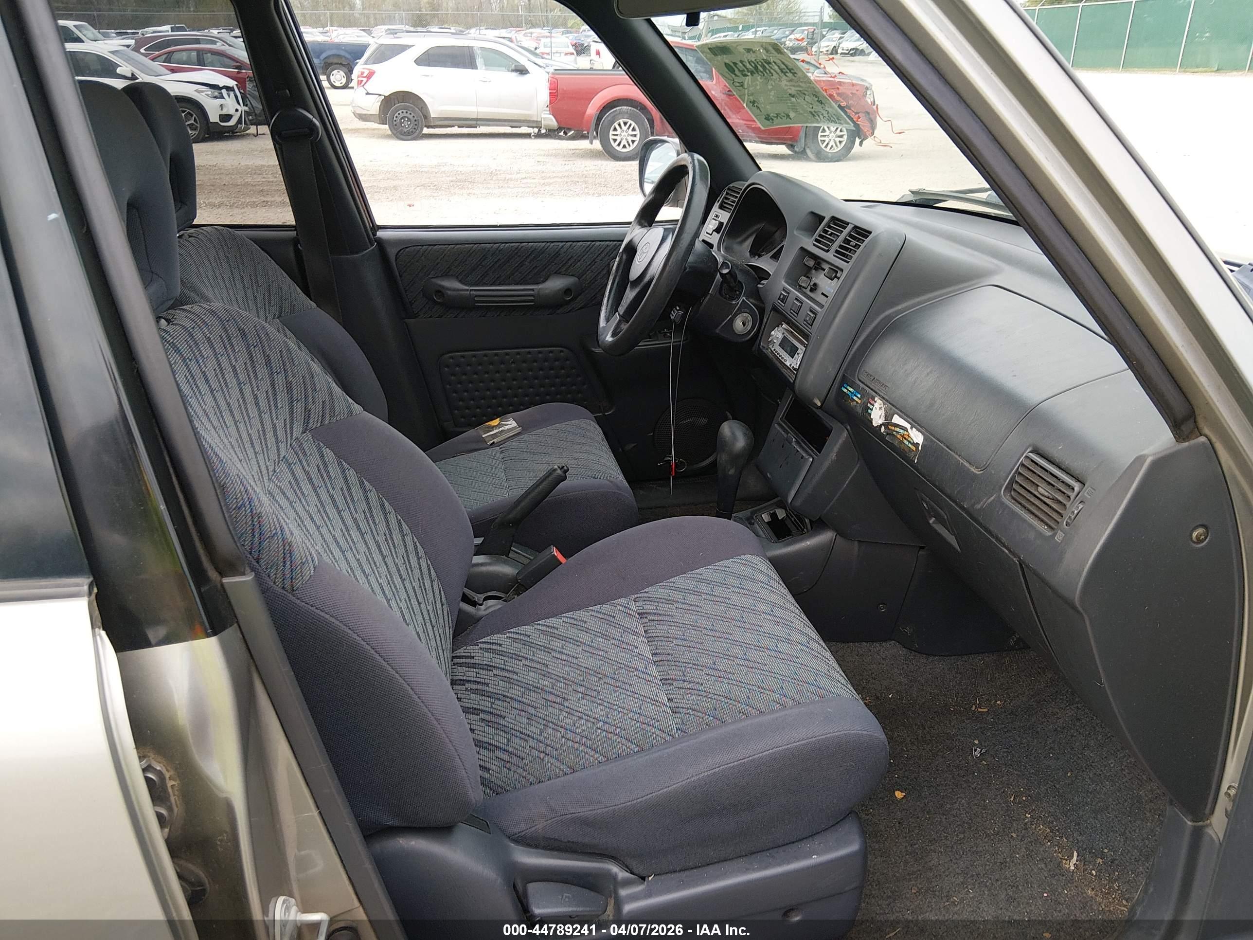 TOYOTA RAV4 image 5