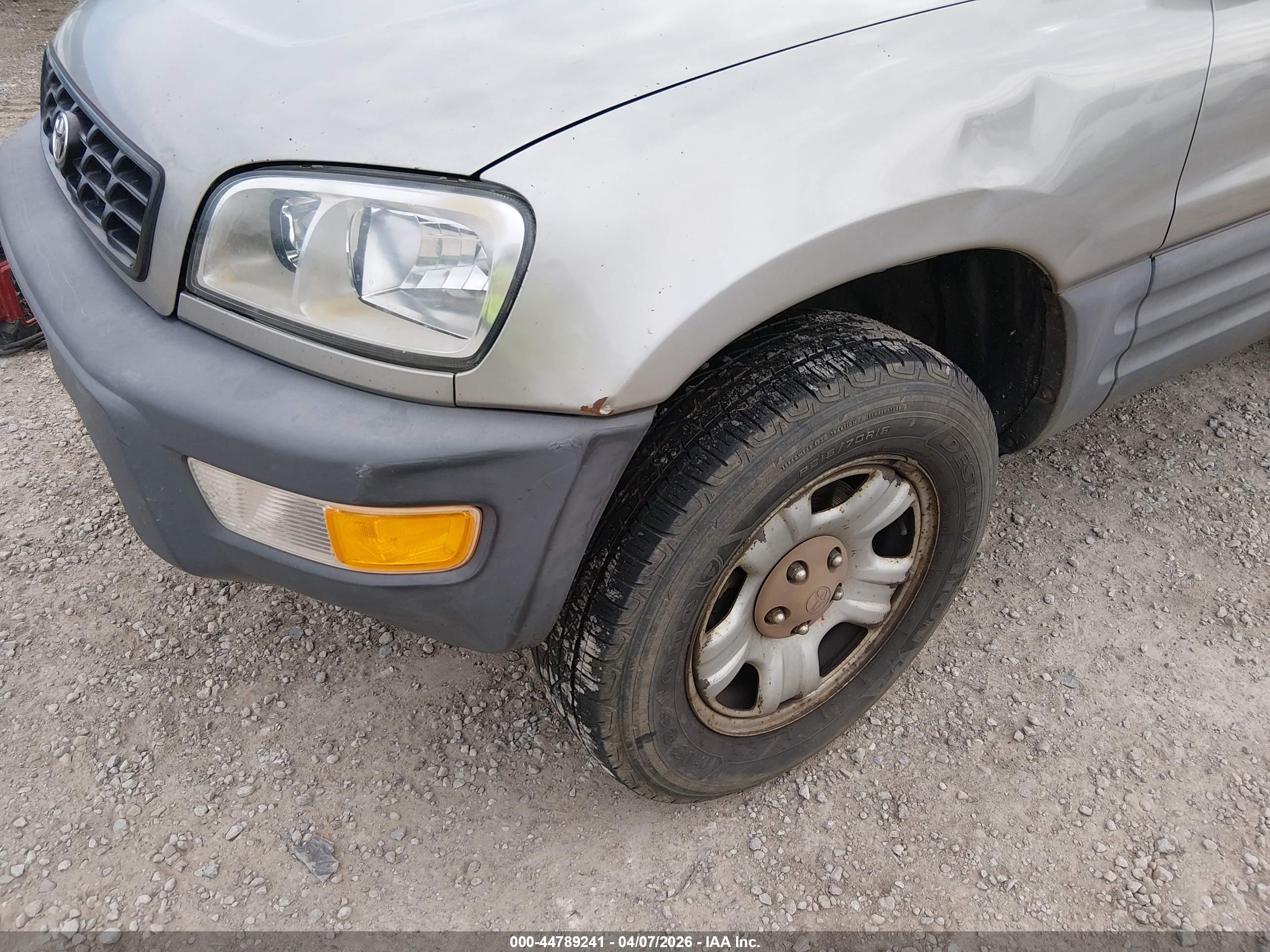 TOYOTA RAV4 image 6