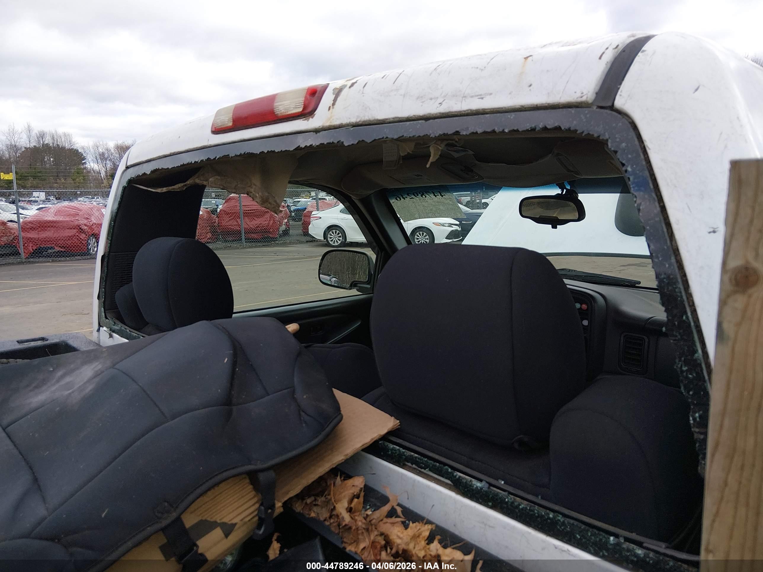 CHEVROLET SILVERADO image 6