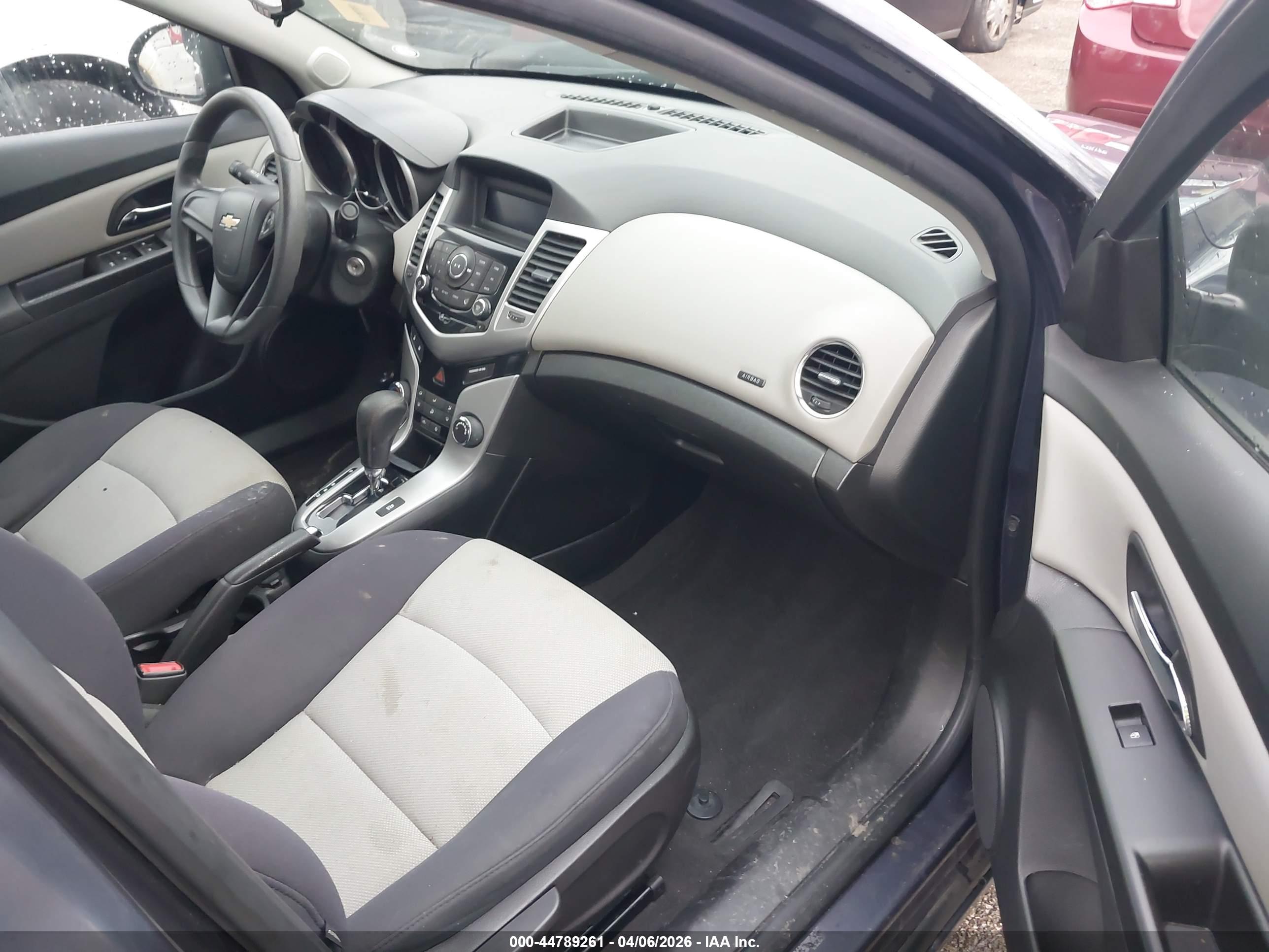 CHEVROLET CRUZE image 5