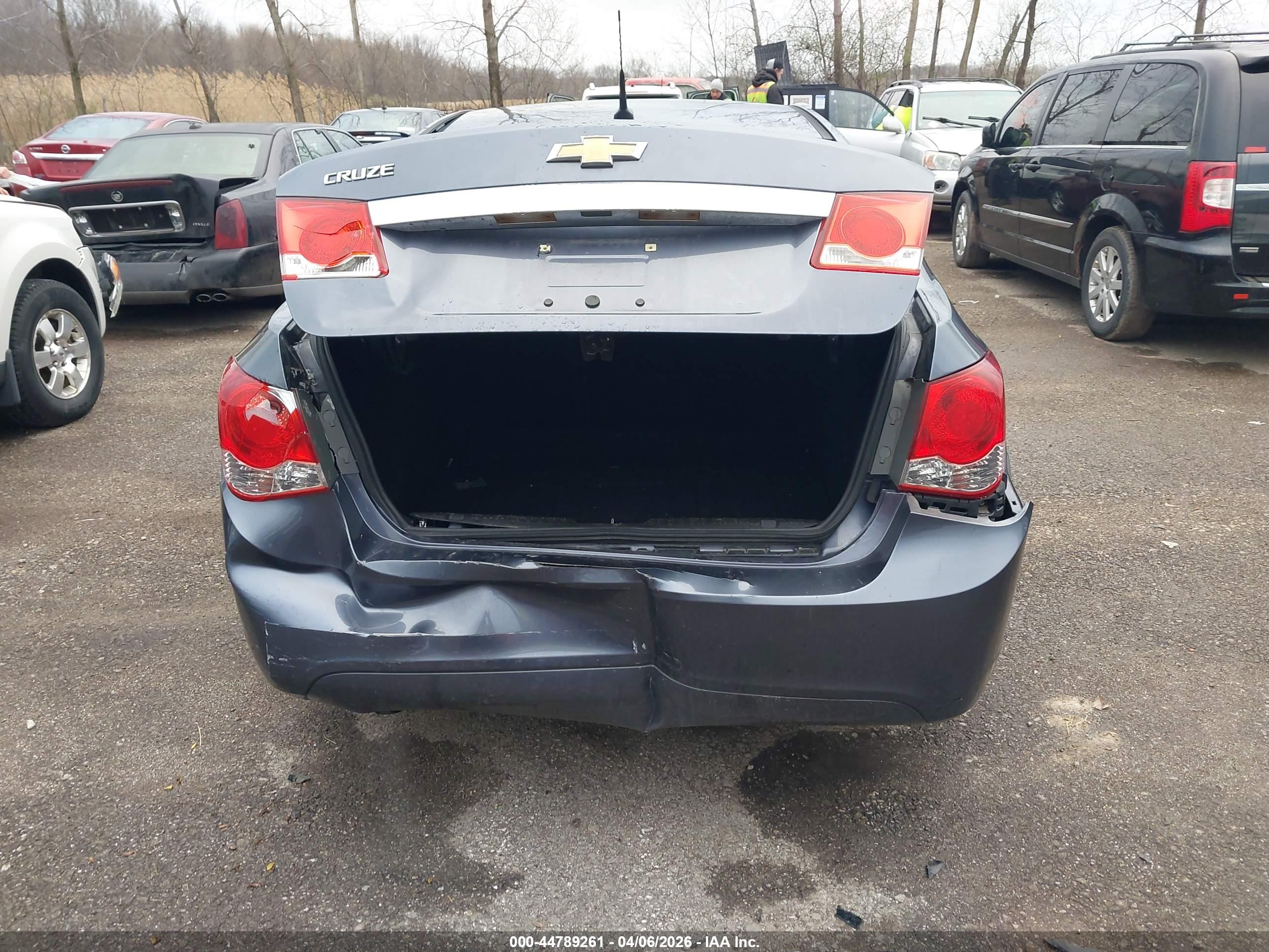 CHEVROLET CRUZE image 6