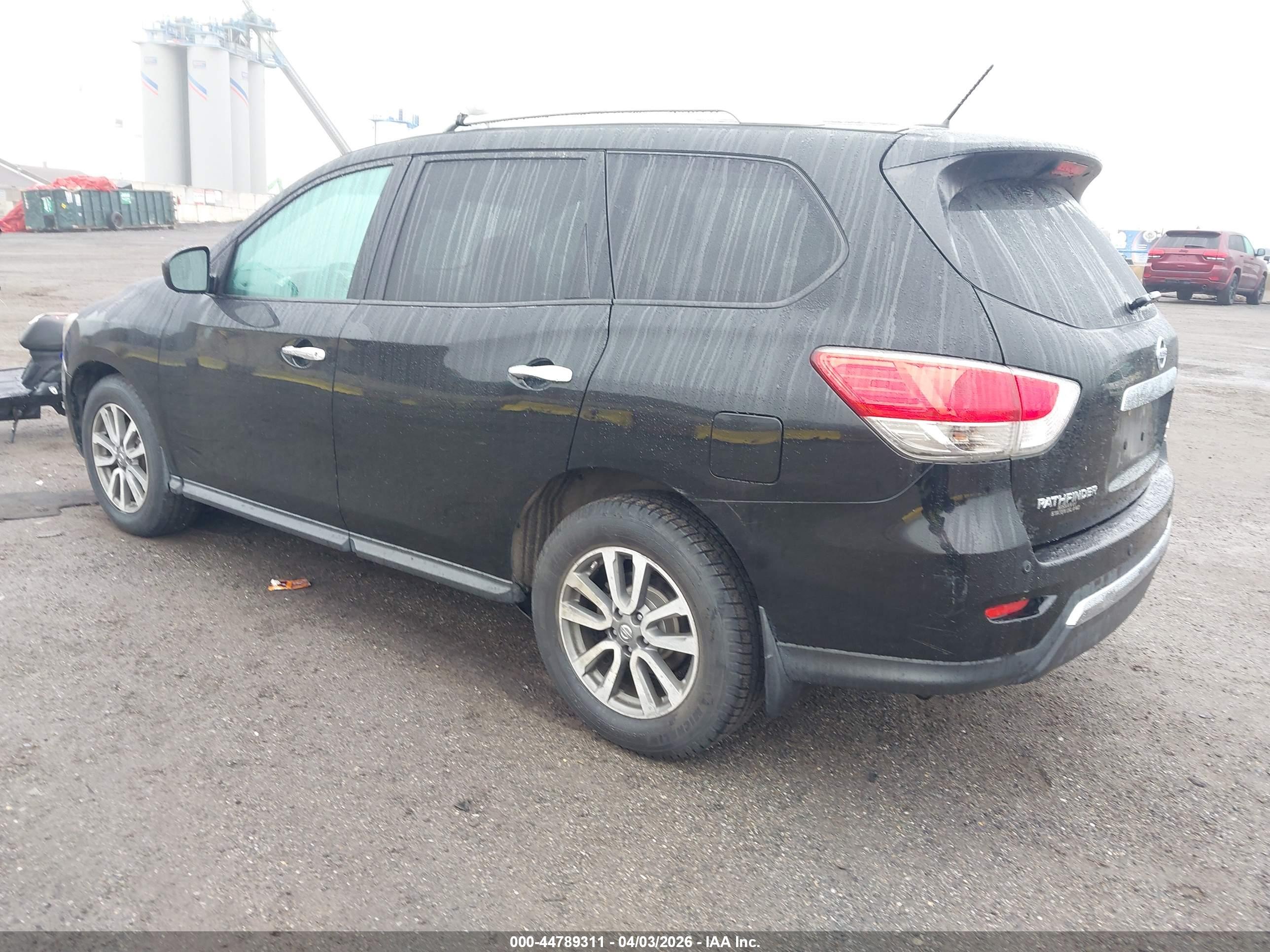 NISSAN PATHFINDER image 3
