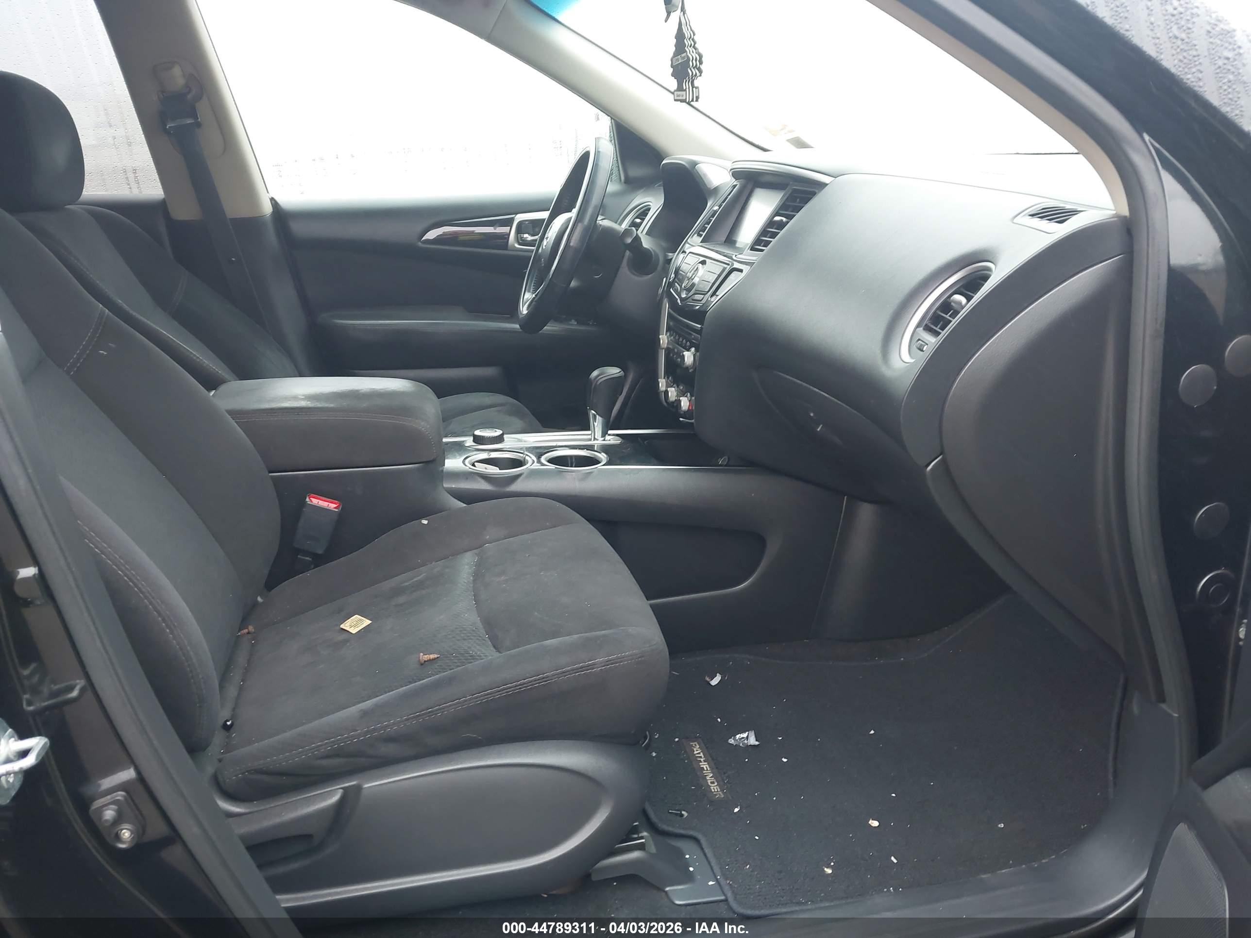 NISSAN PATHFINDER image 5