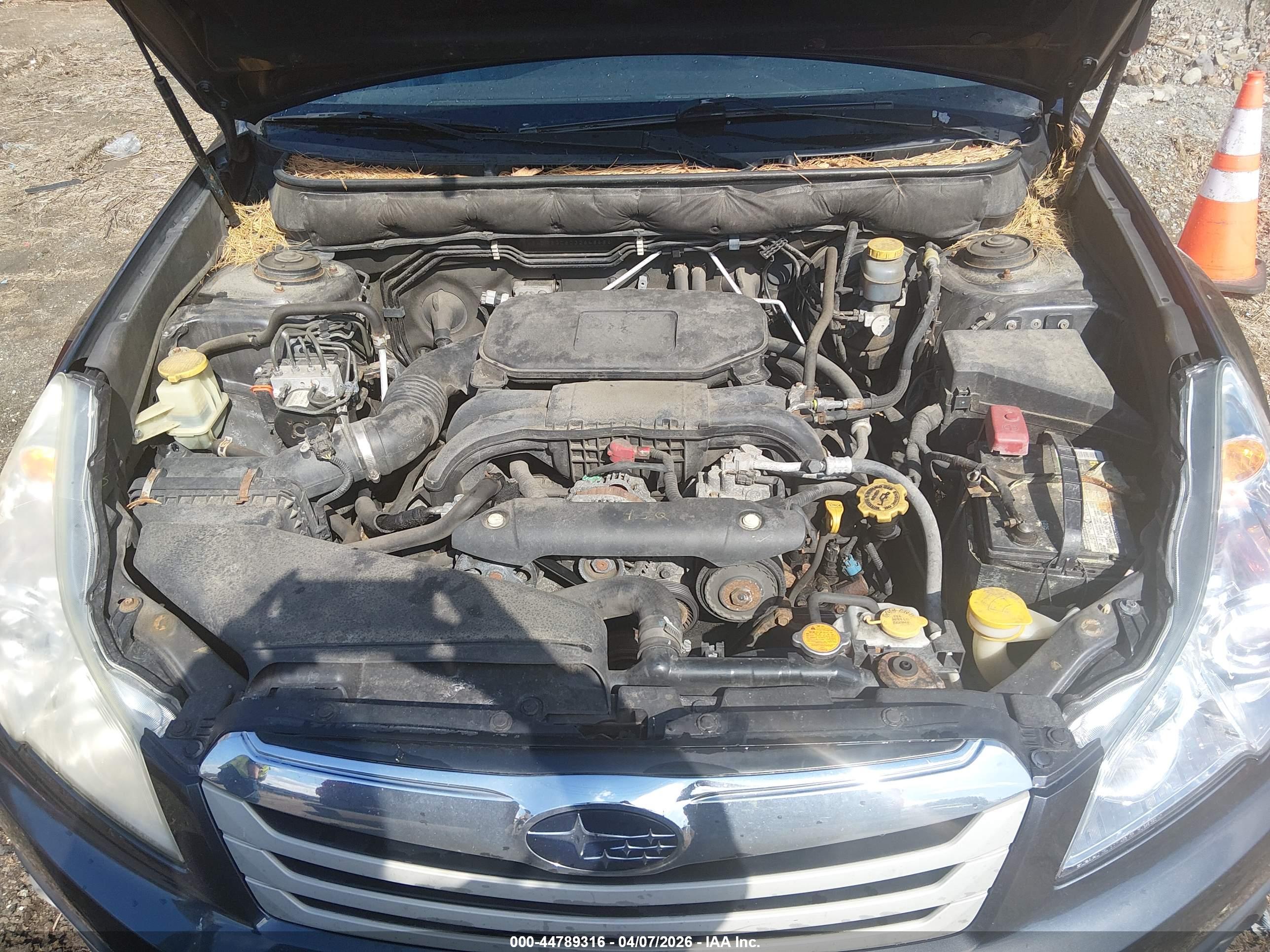 SUBARU OUTBACK image 10