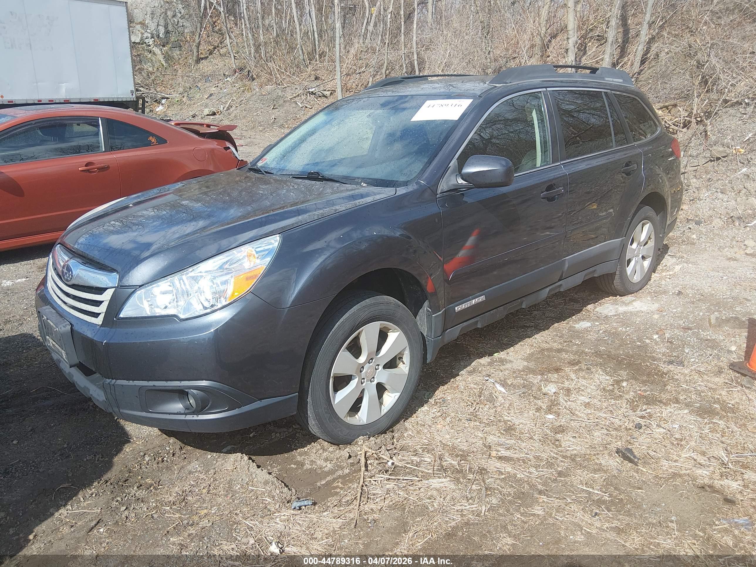 SUBARU OUTBACK image 2