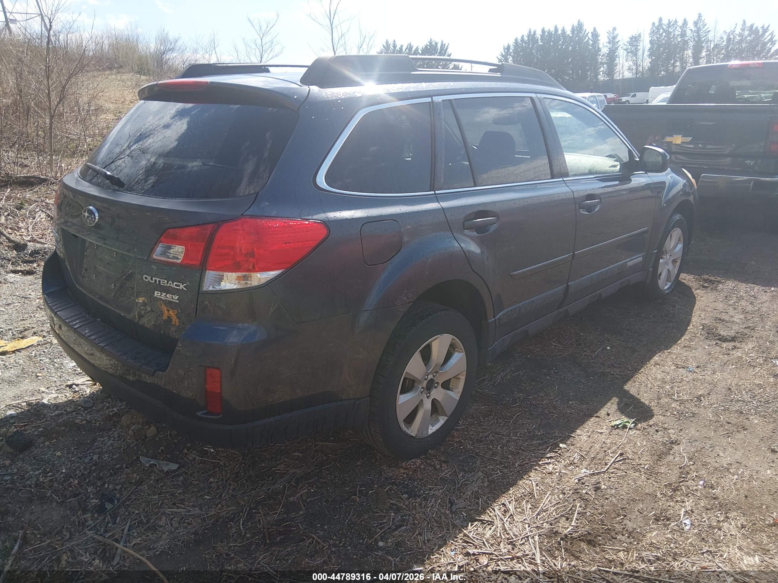 SUBARU OUTBACK image 4