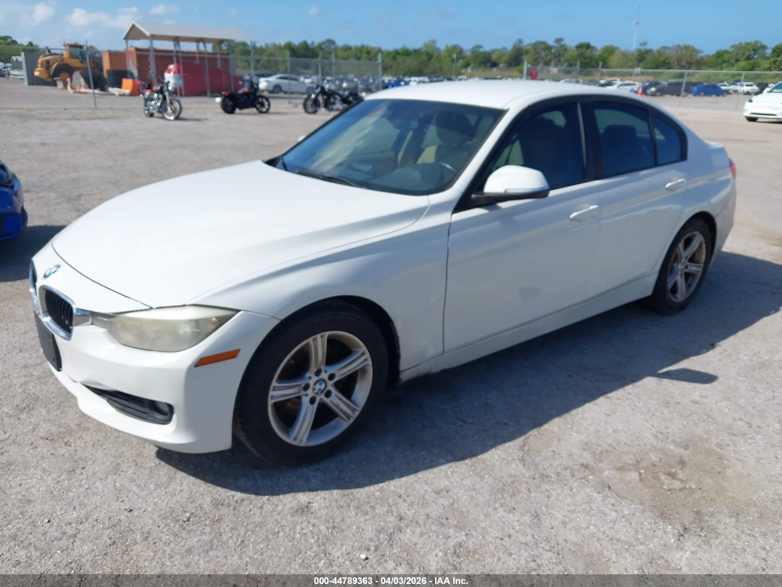 BMW 328I image 6