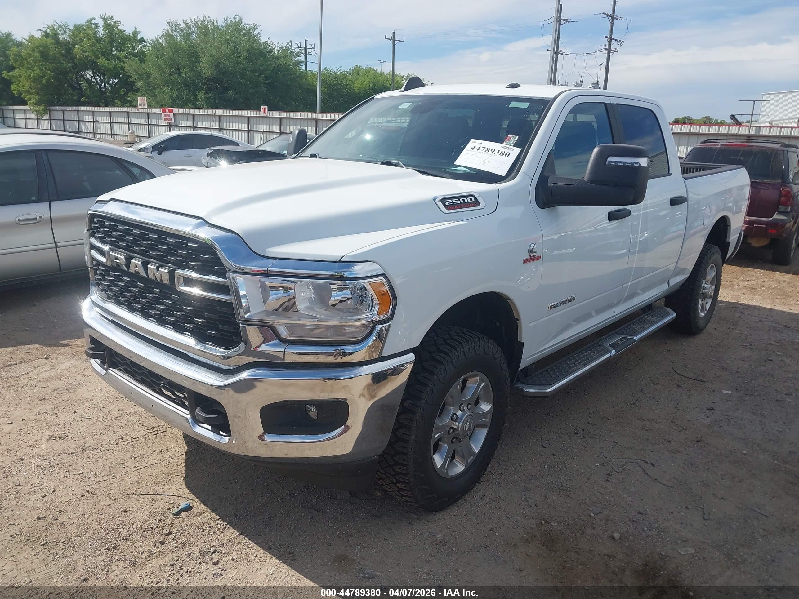RAM 2500 image 2