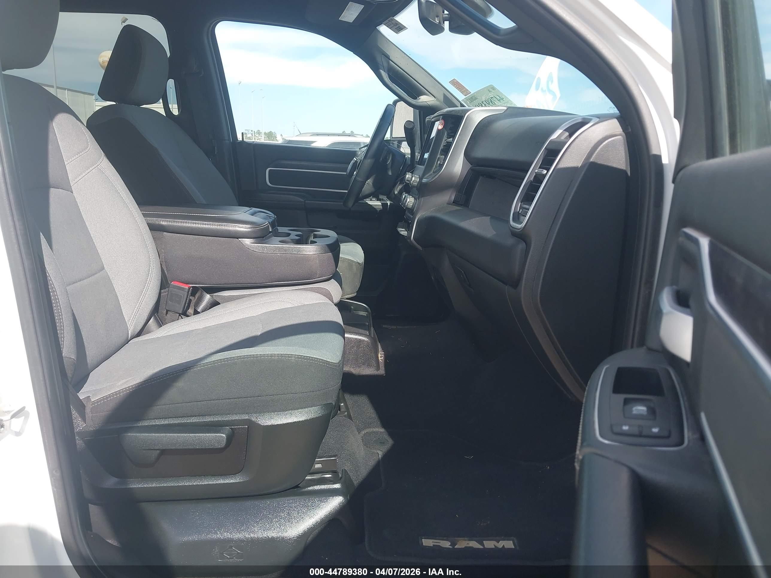 RAM 2500 image 5