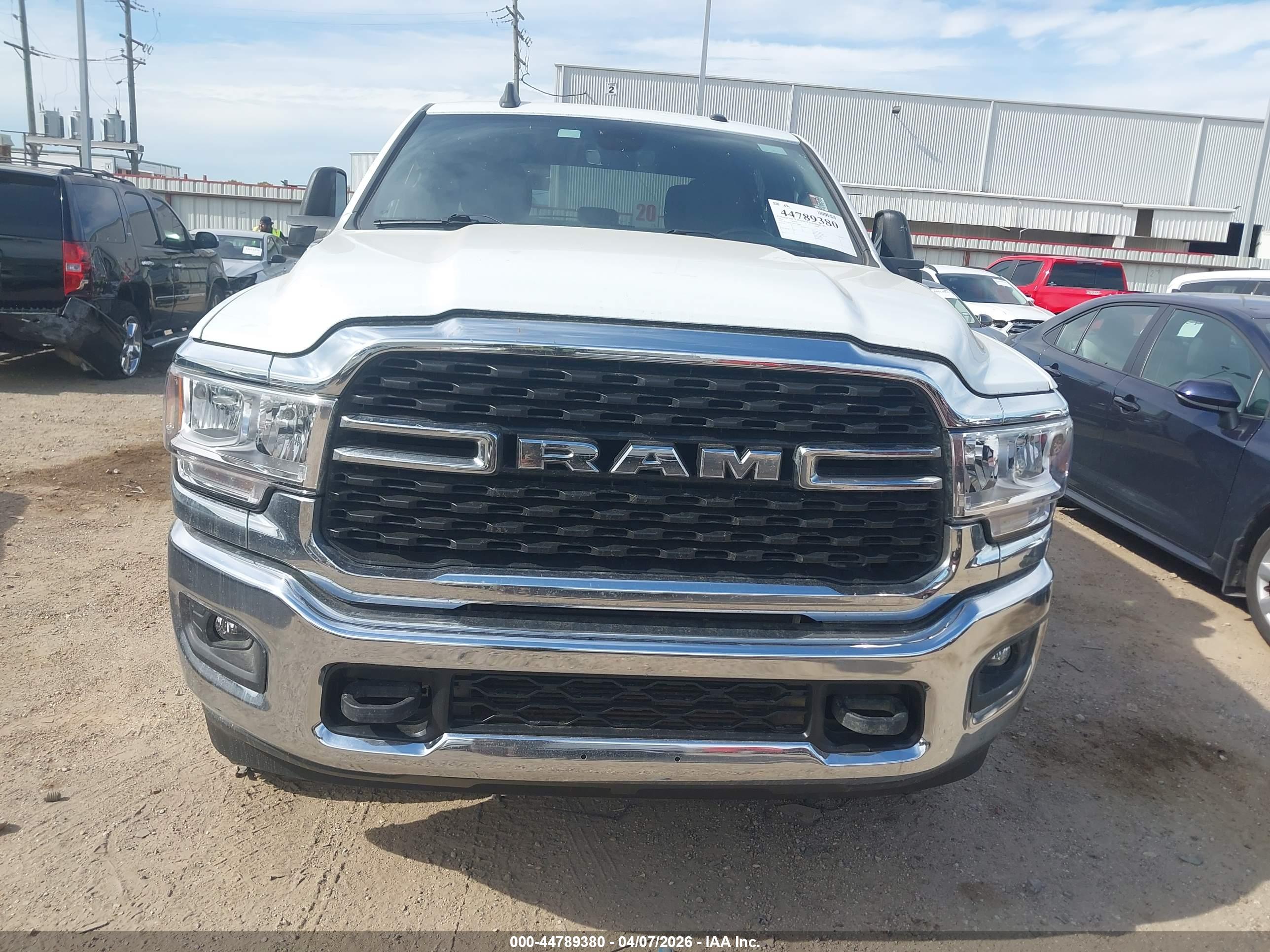 RAM 2500 image 6
