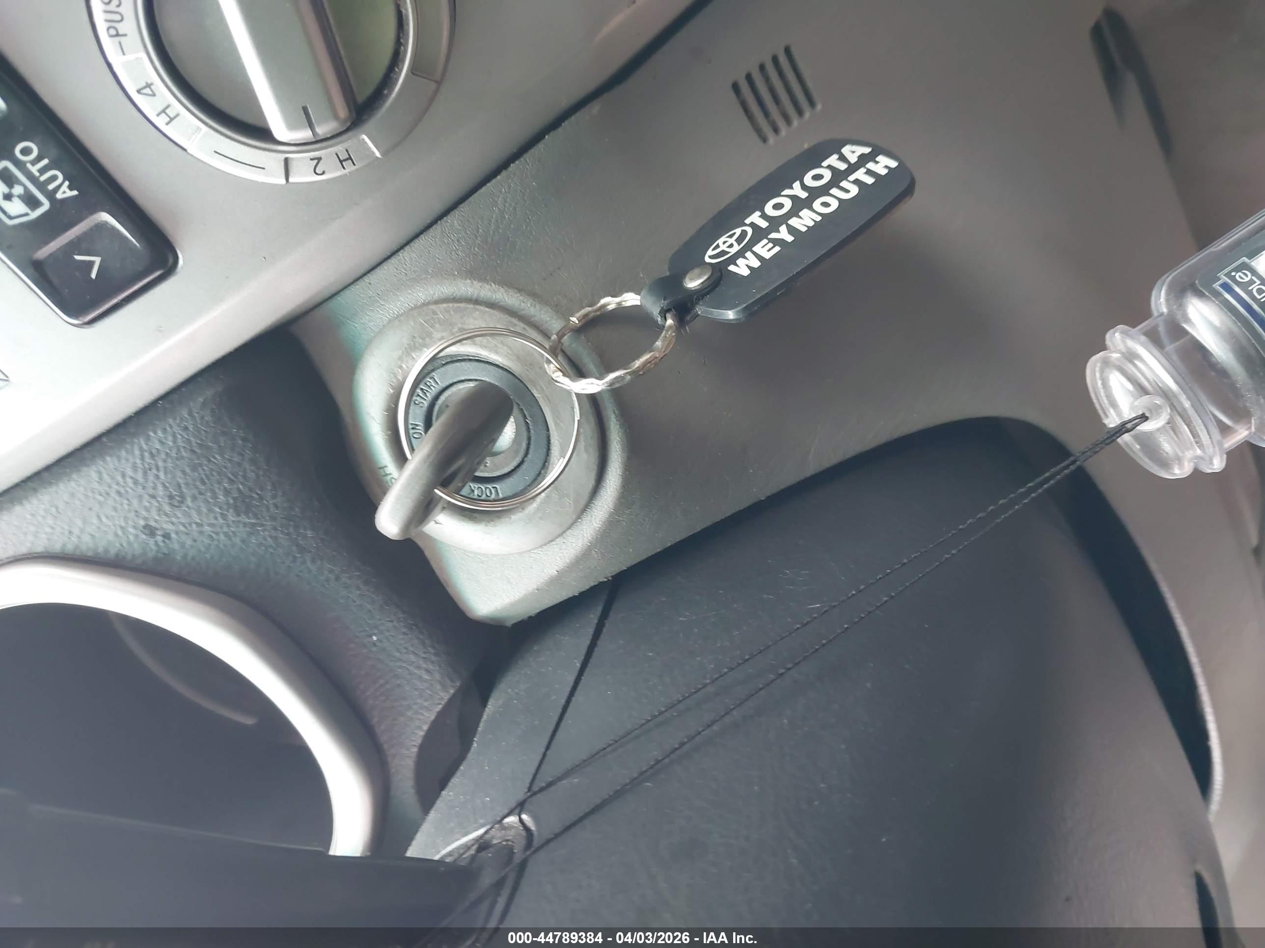 TOYOTA 4RUNNER image 11