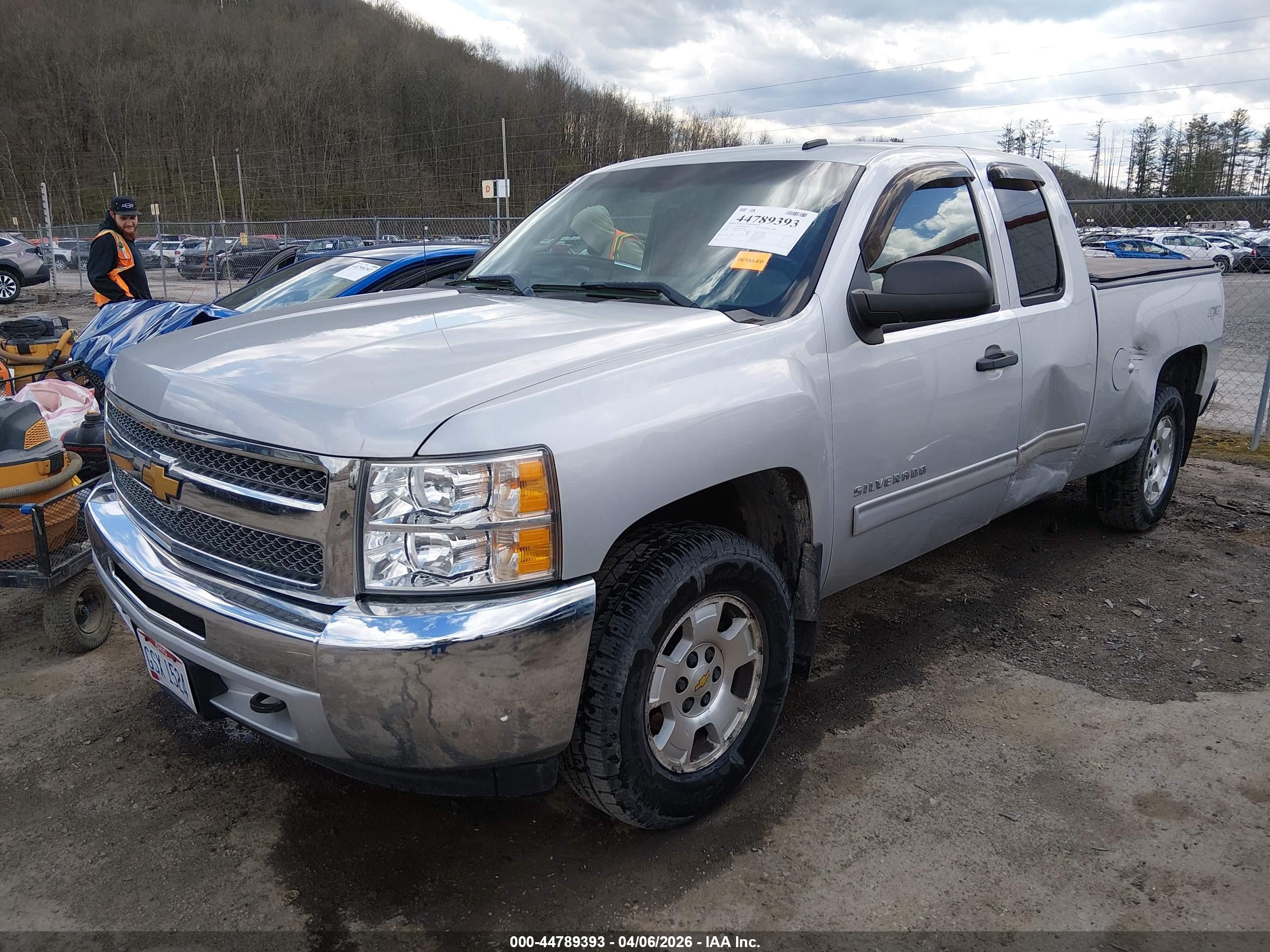 CHEVROLET SILVERADO image 2