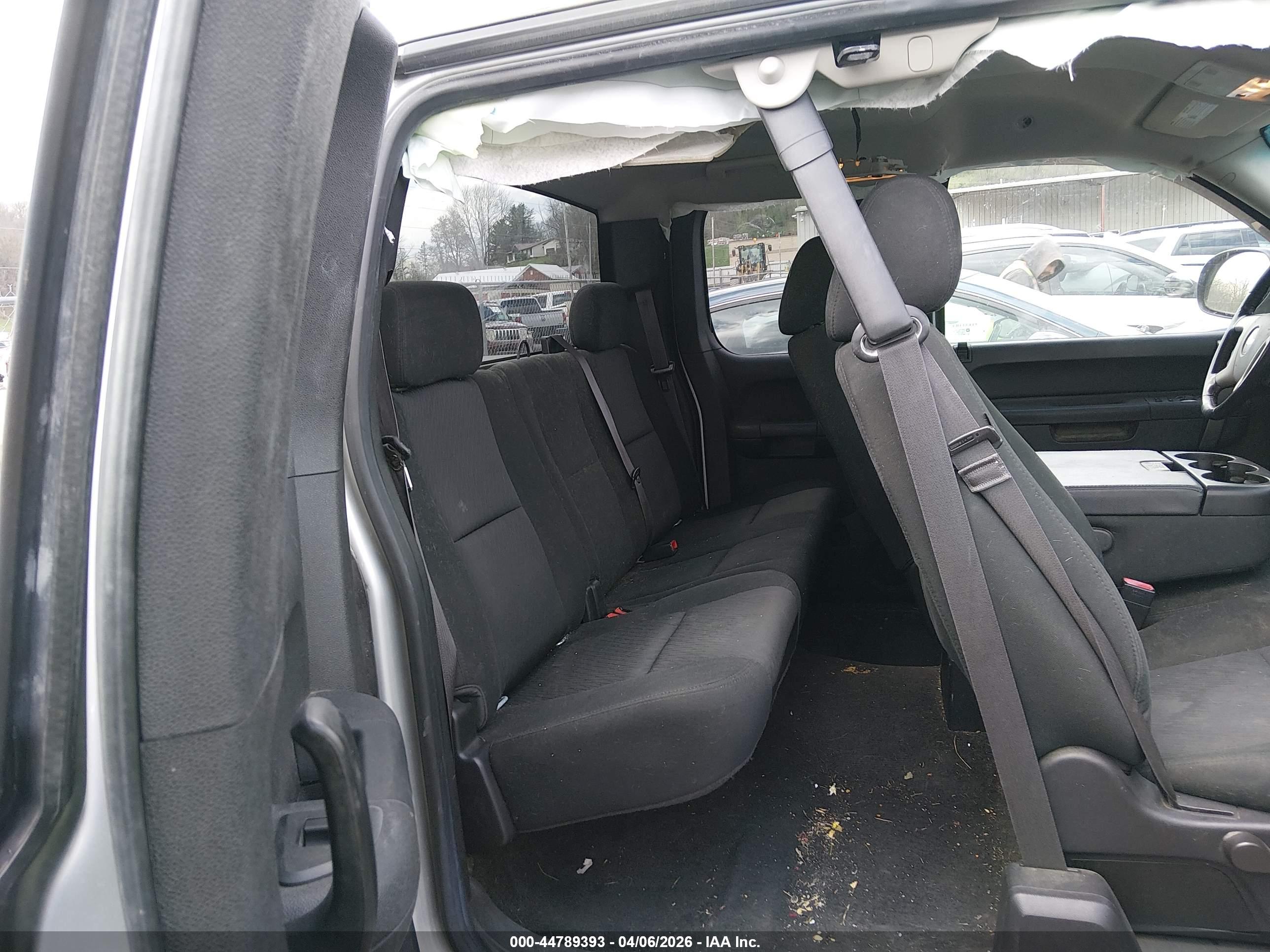 CHEVROLET SILVERADO image 8