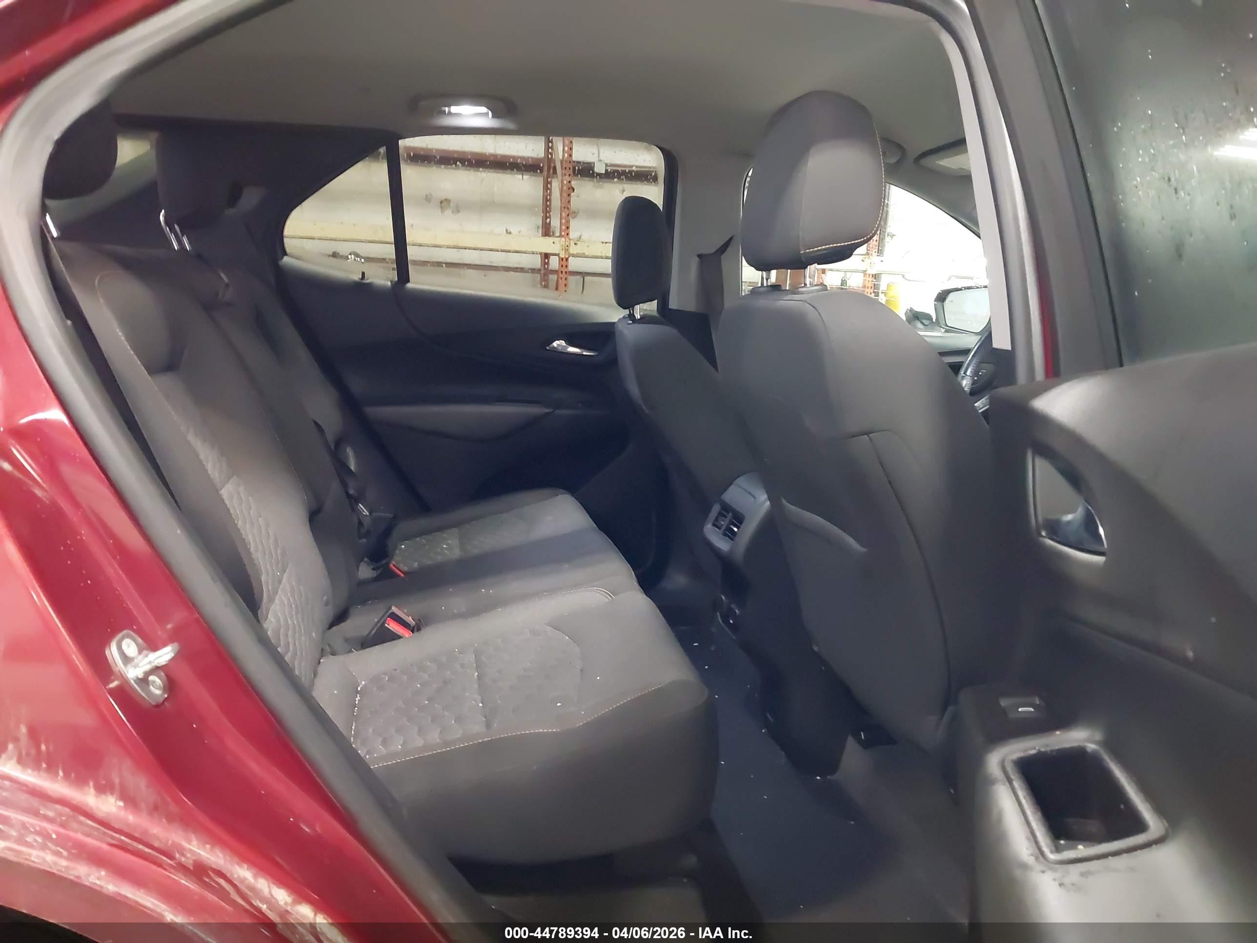 CHEVROLET EQUINOX image 8