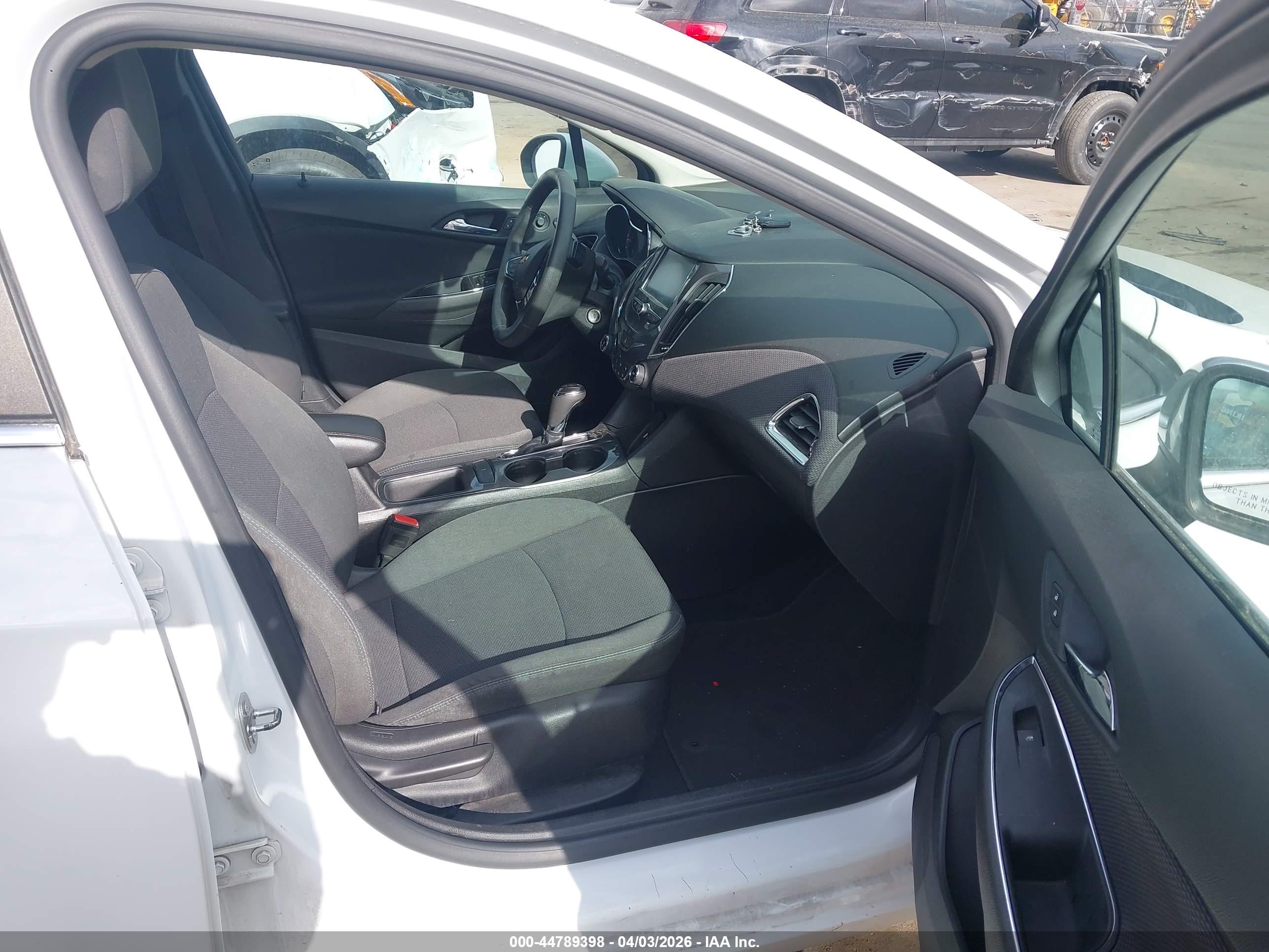 CHEVROLET CRUZE image 5