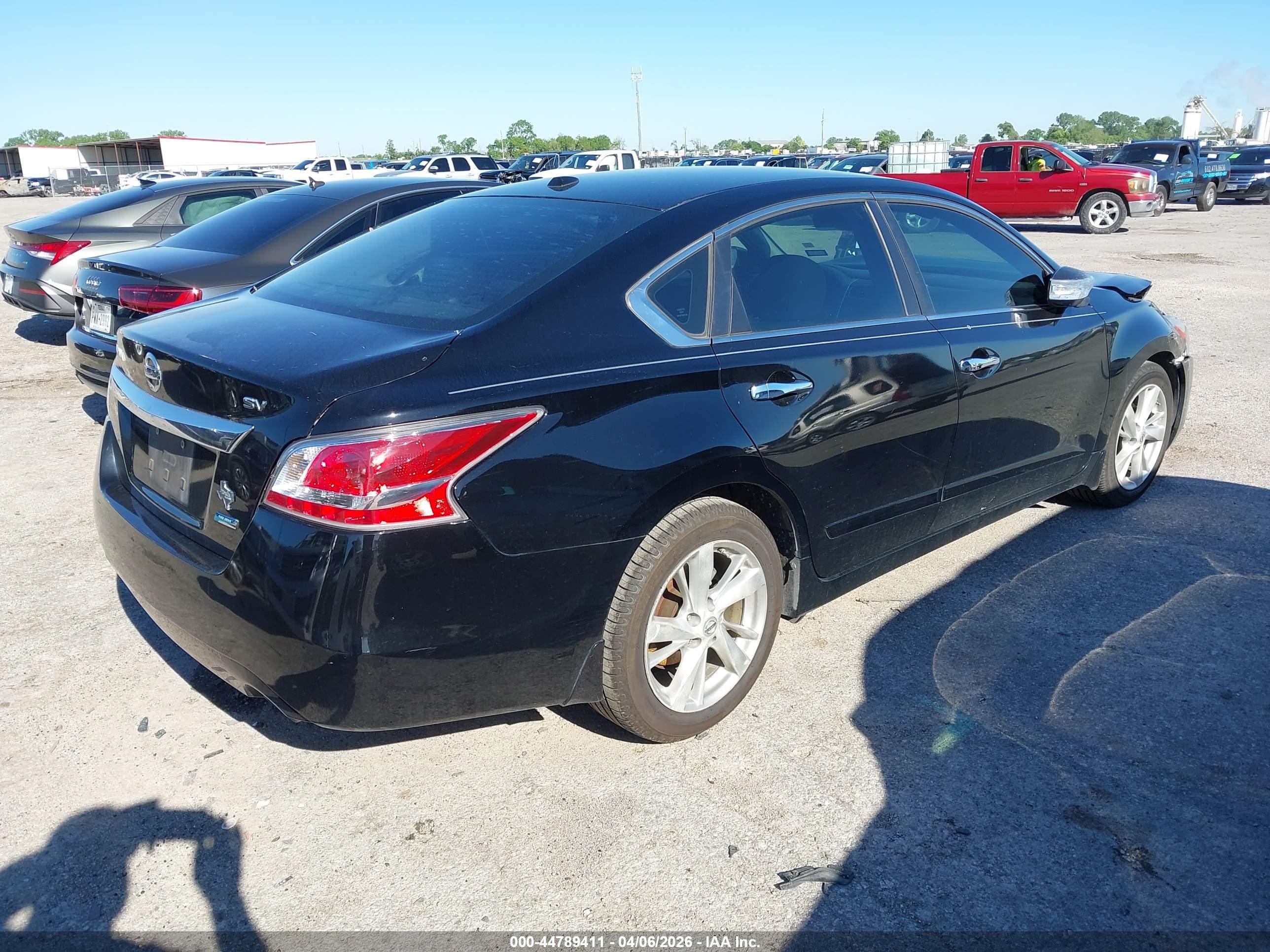 NISSAN ALTIMA image 4
