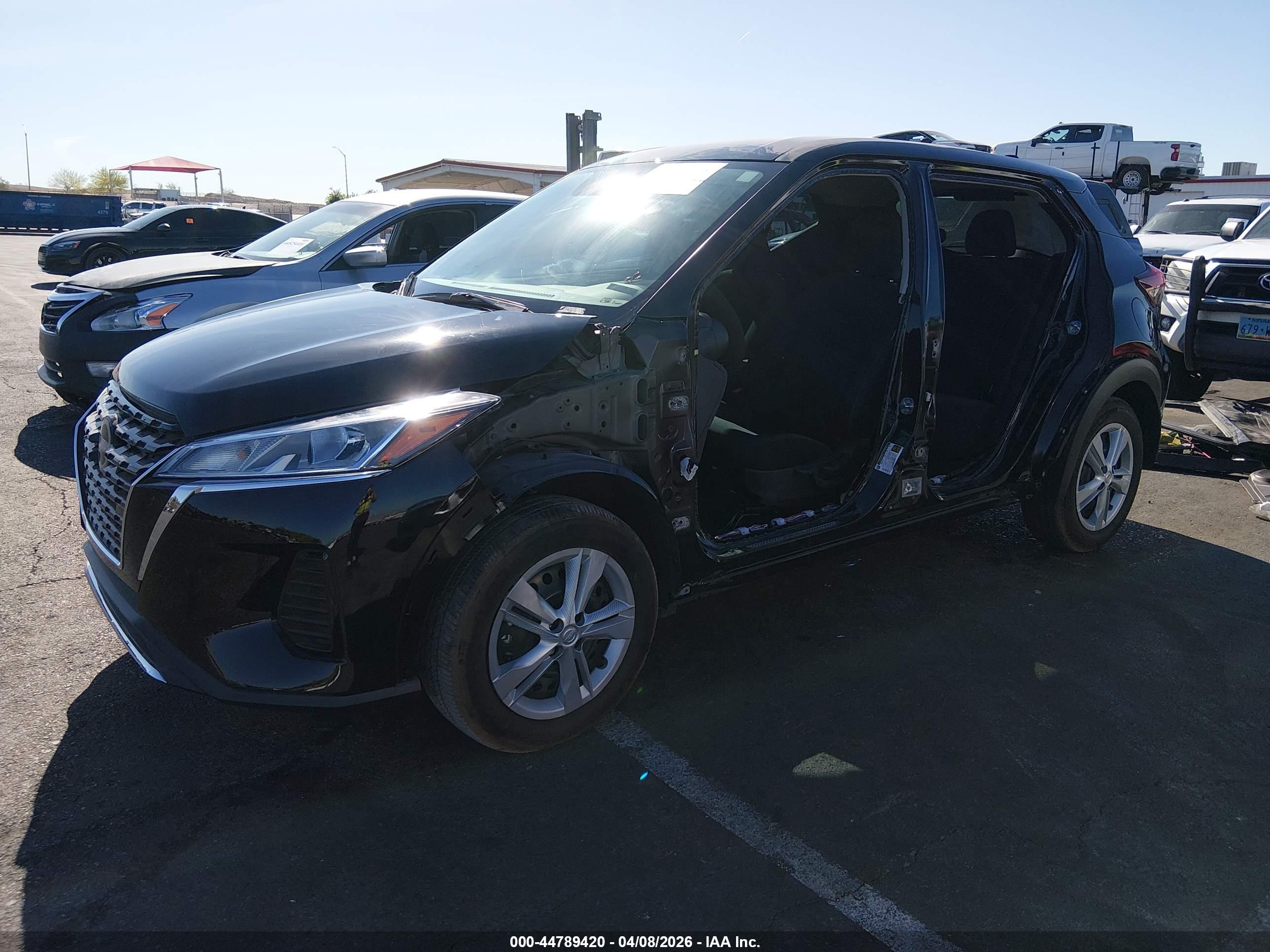 NISSAN KICKS image 2