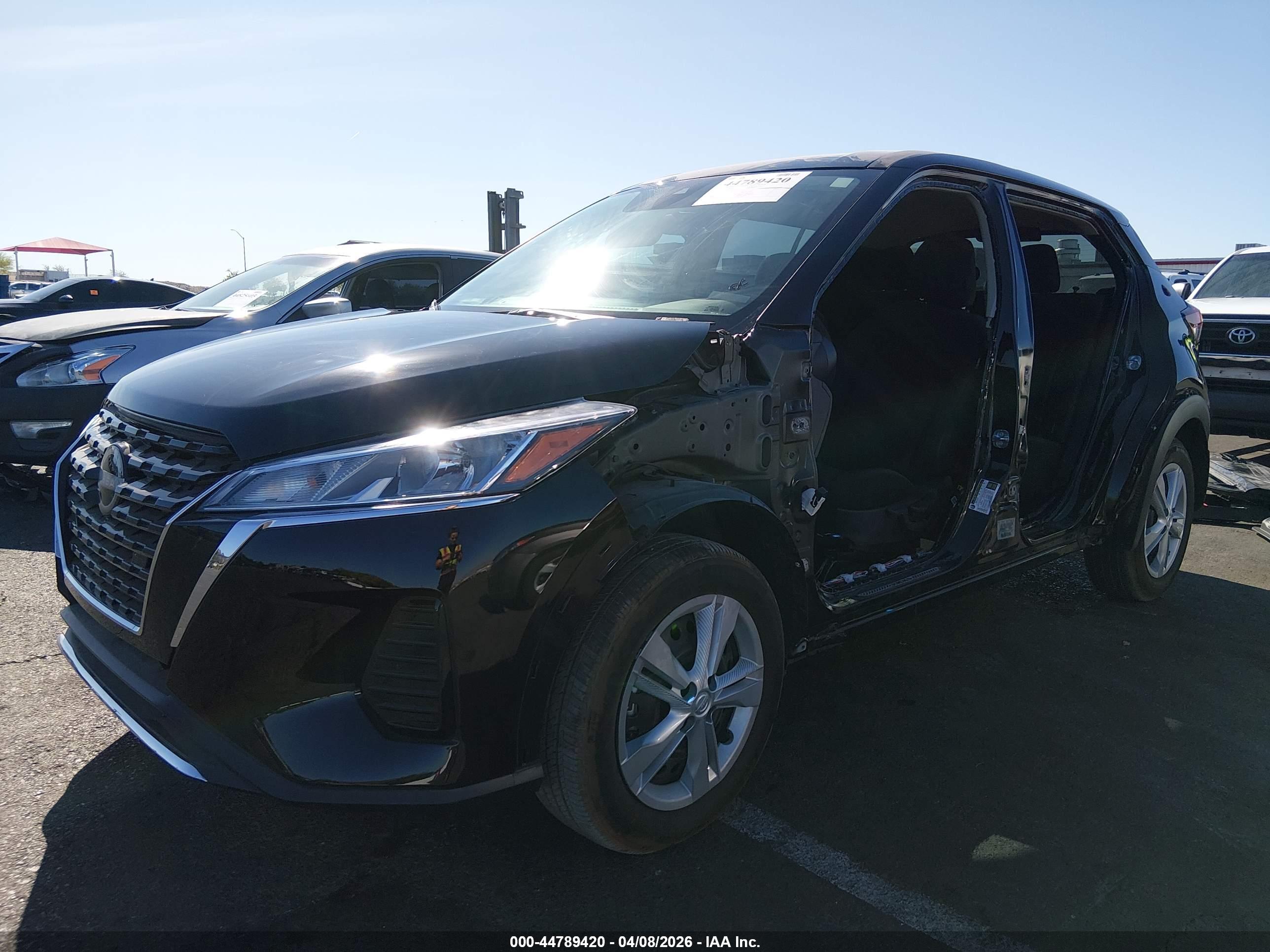 NISSAN KICKS image 6
