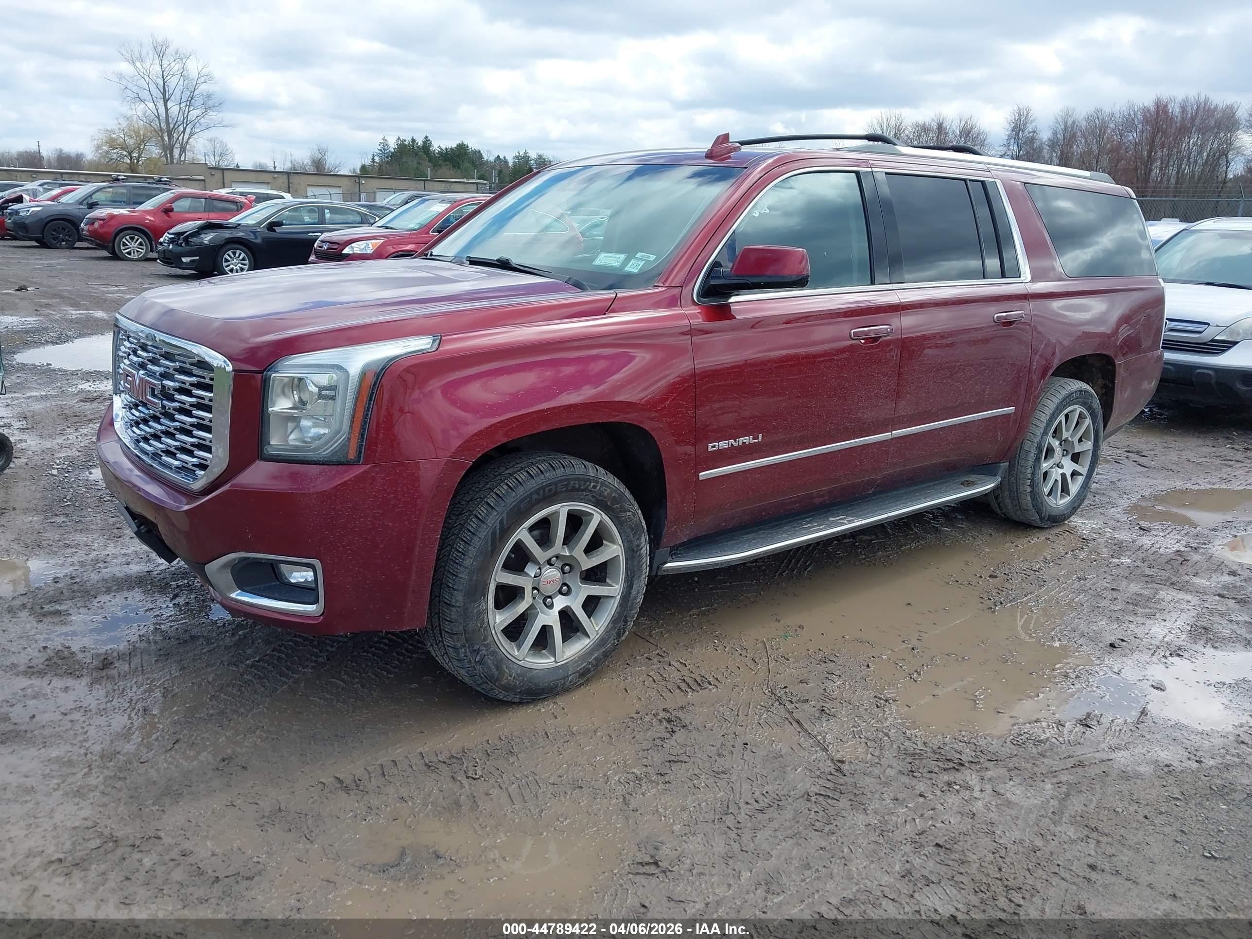 GMC YUKON image 2