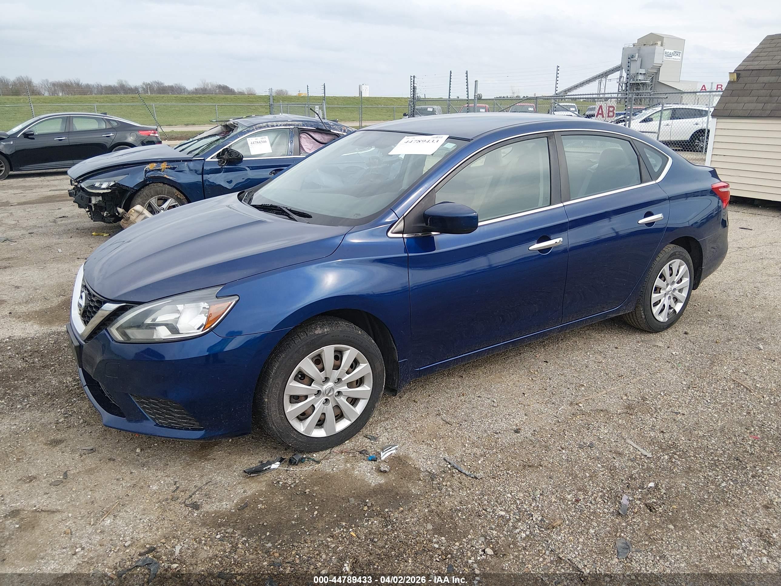 NISSAN SENTRA image 2