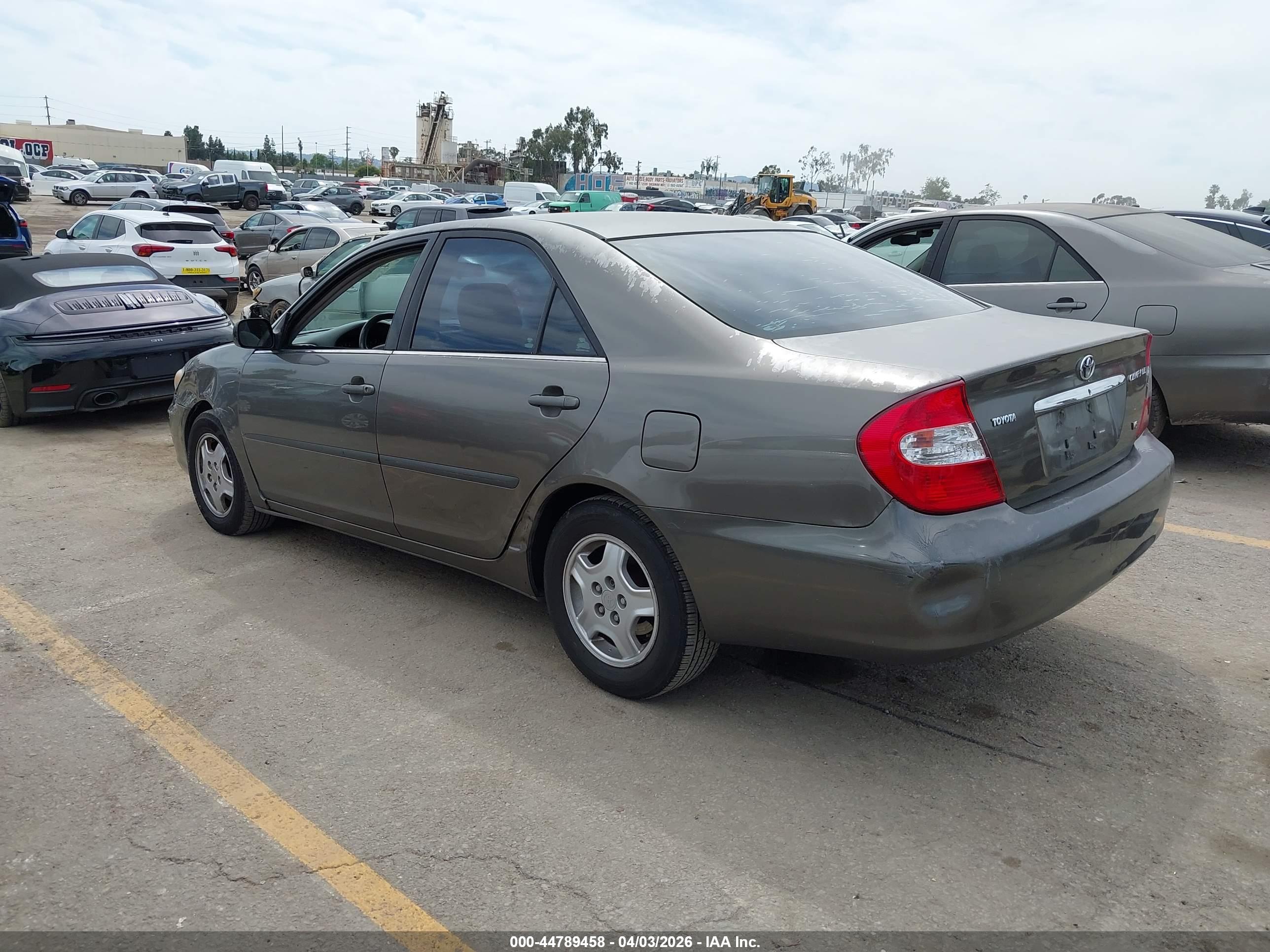 TOYOTA CAMRY image 3