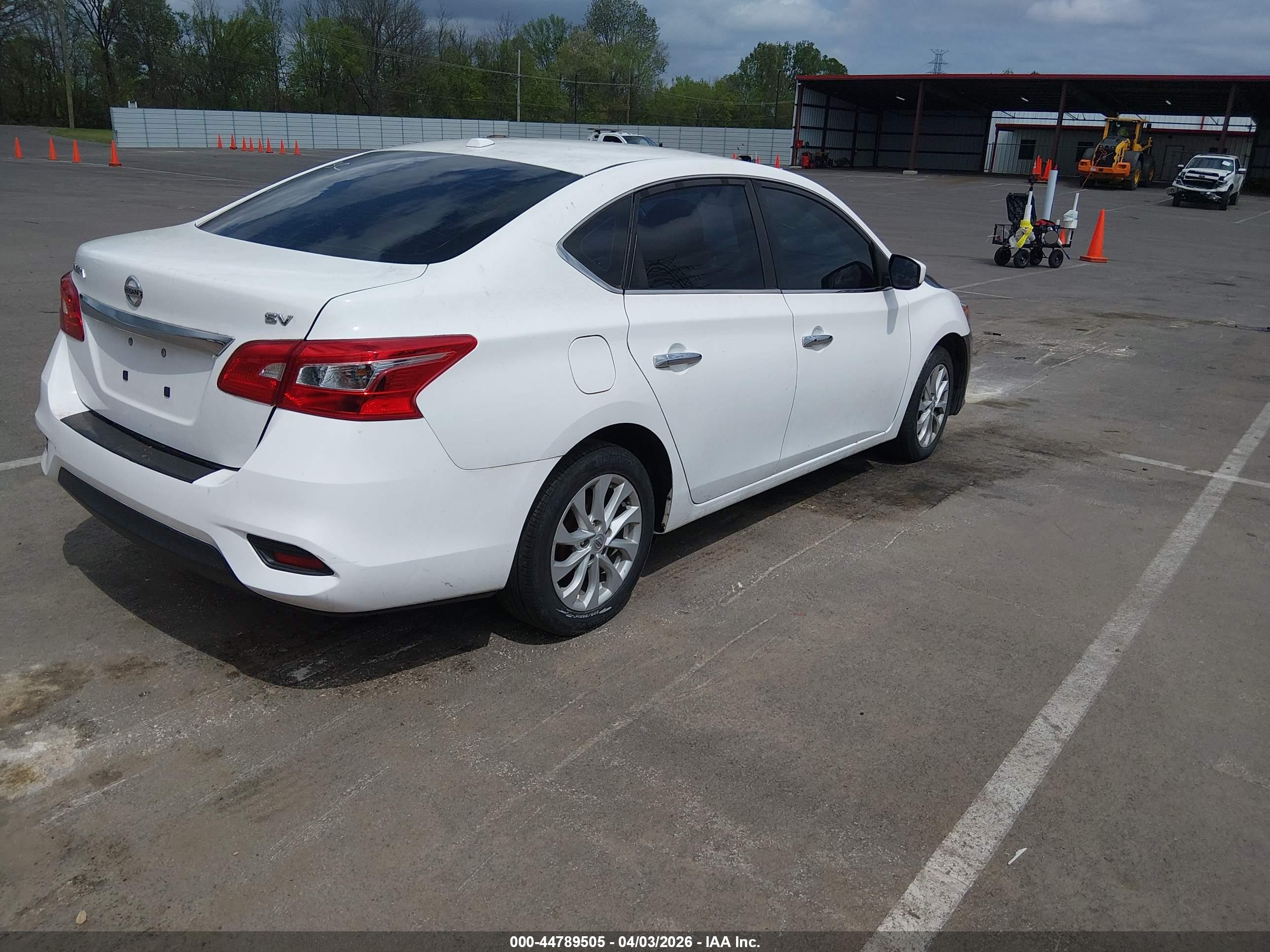 NISSAN SENTRA image 4