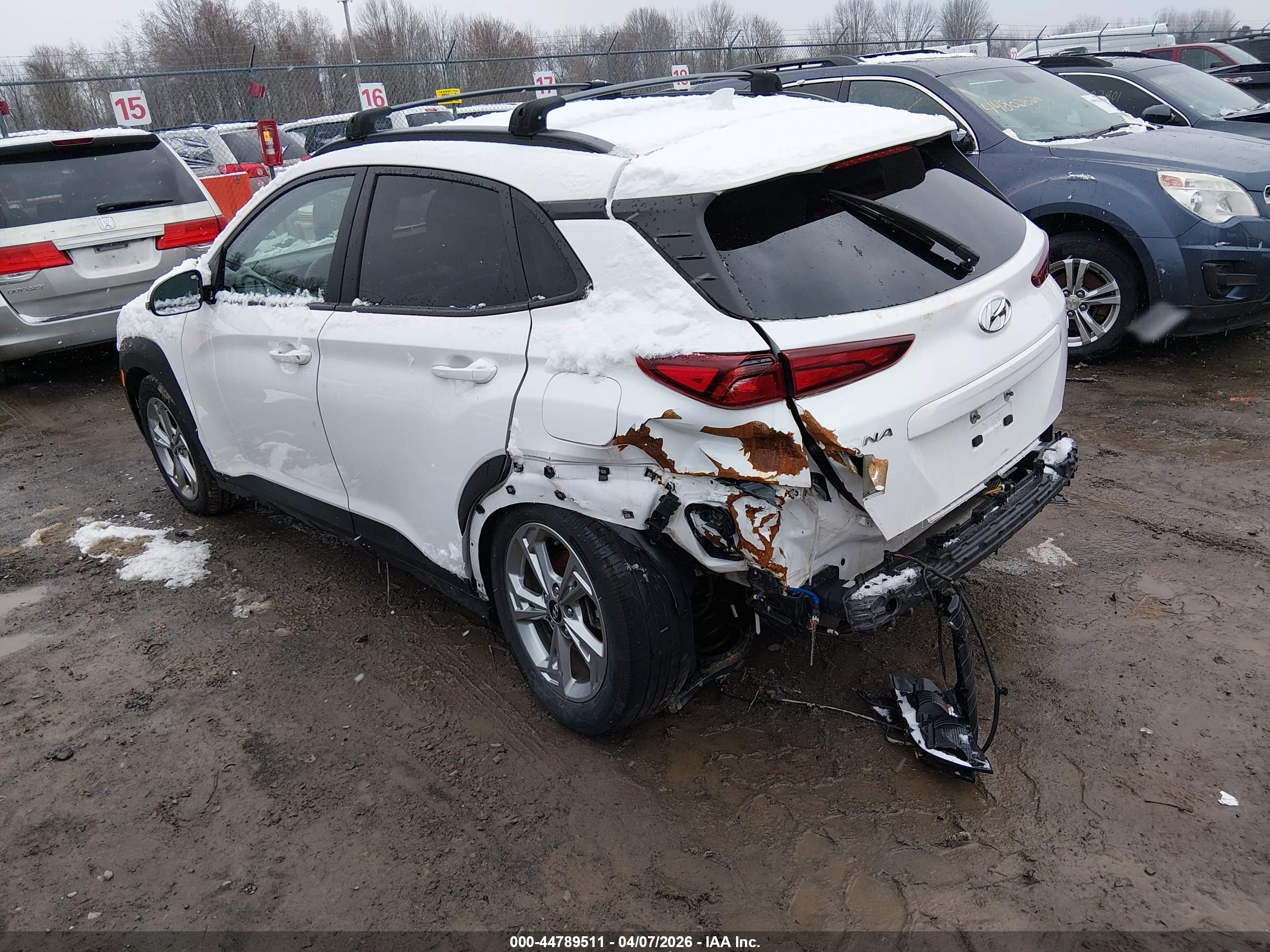 HYUNDAI KONA image 3