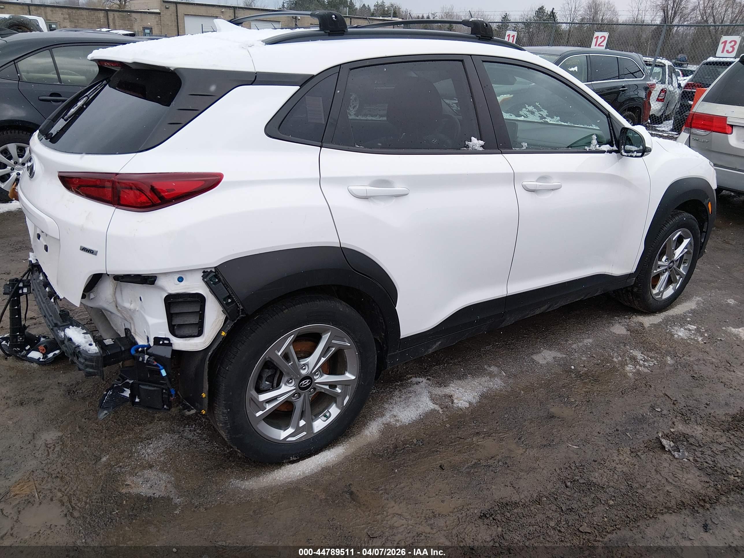 HYUNDAI KONA image 4