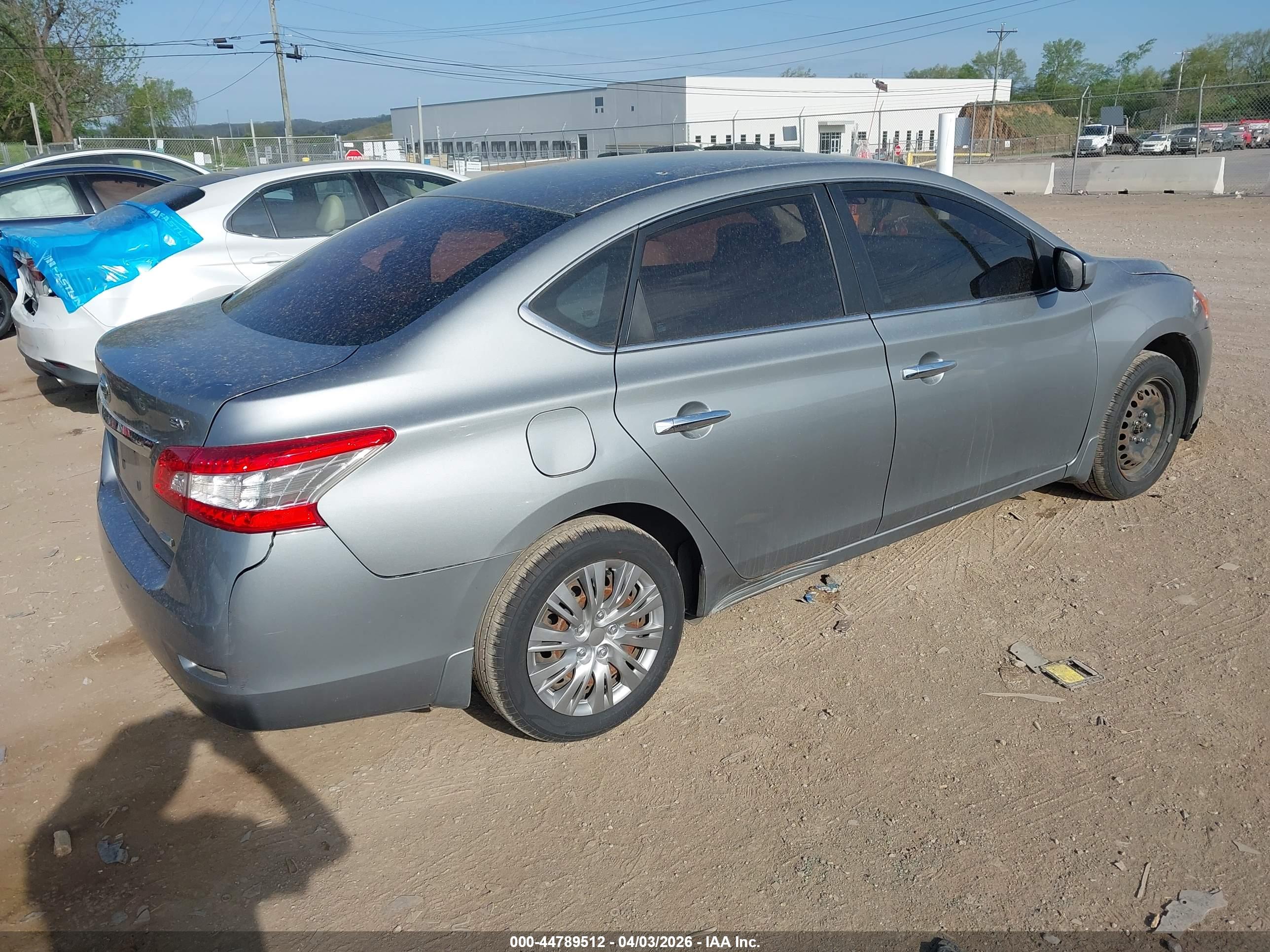 NISSAN SENTRA image 4