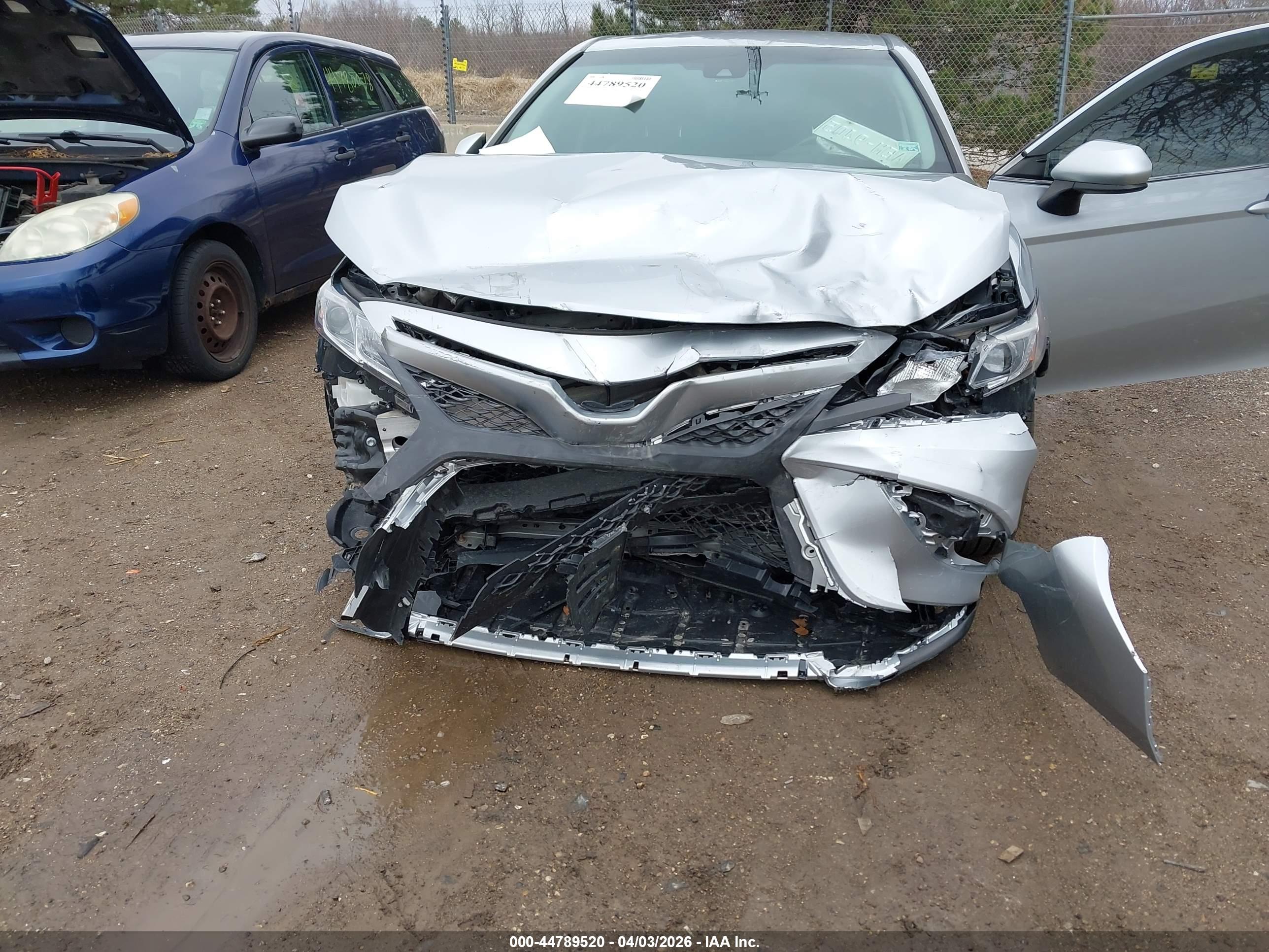 TOYOTA CAMRY image 6