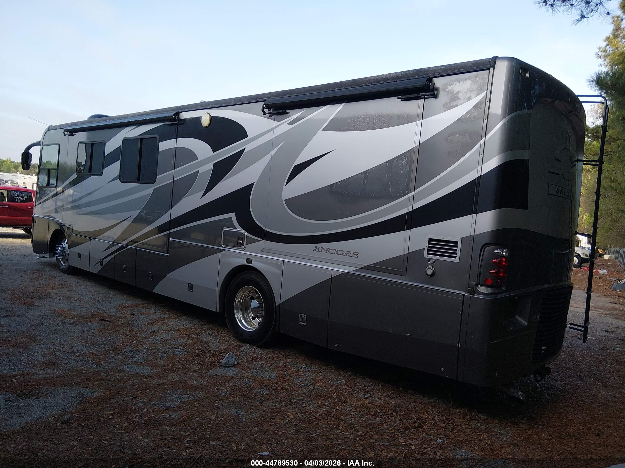 FREIGHTLINER CHASSIS image 3