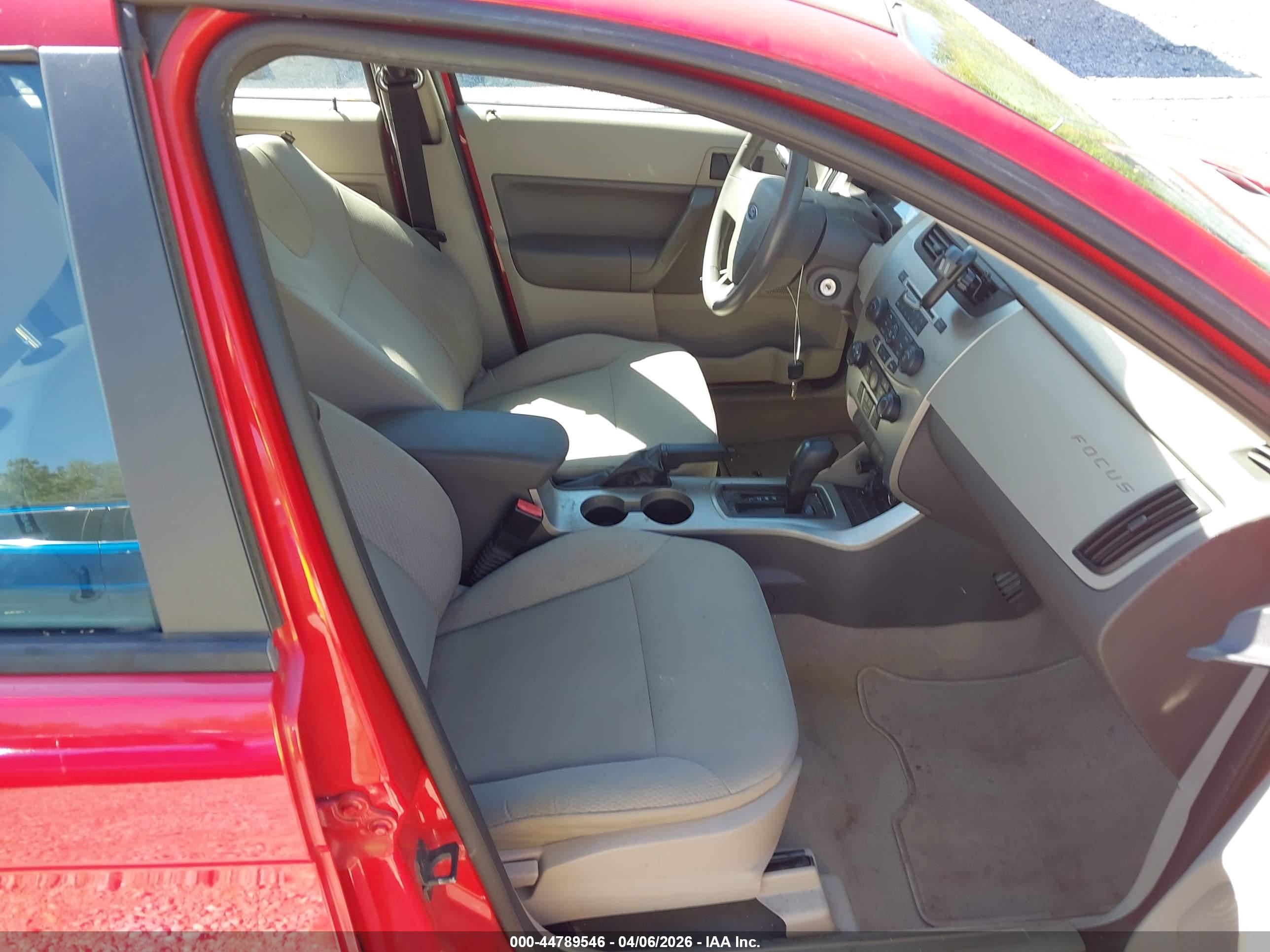 FORD FOCUS image 5