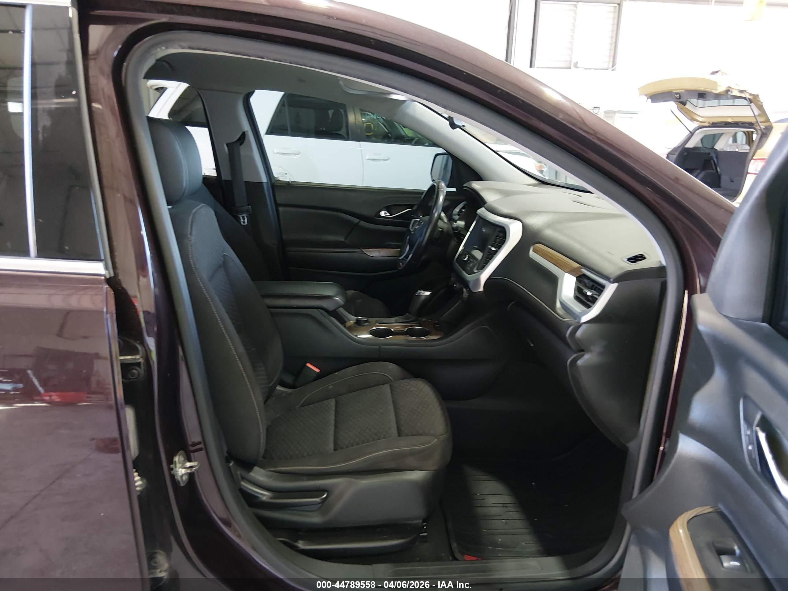 GMC ACADIA image 5
