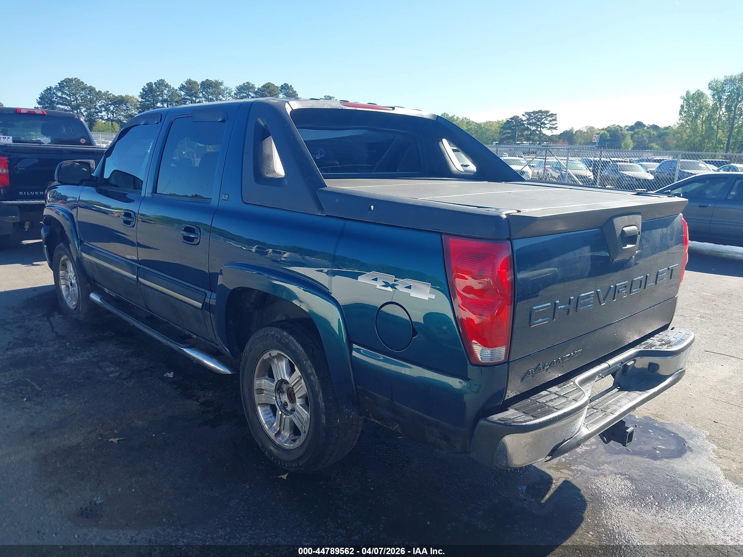 CHEVROLET AVALANCHE image 3
