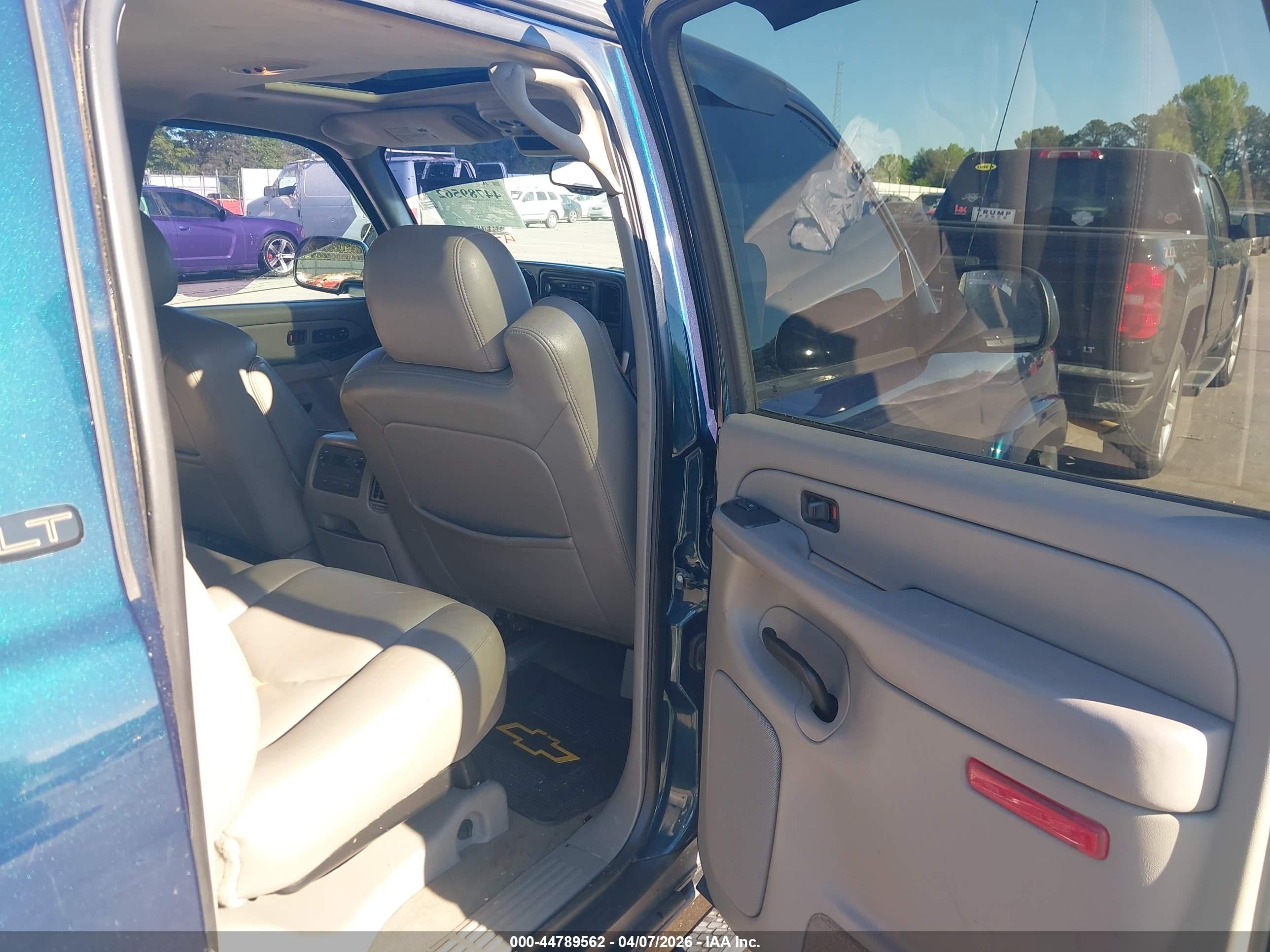 CHEVROLET AVALANCHE image 8