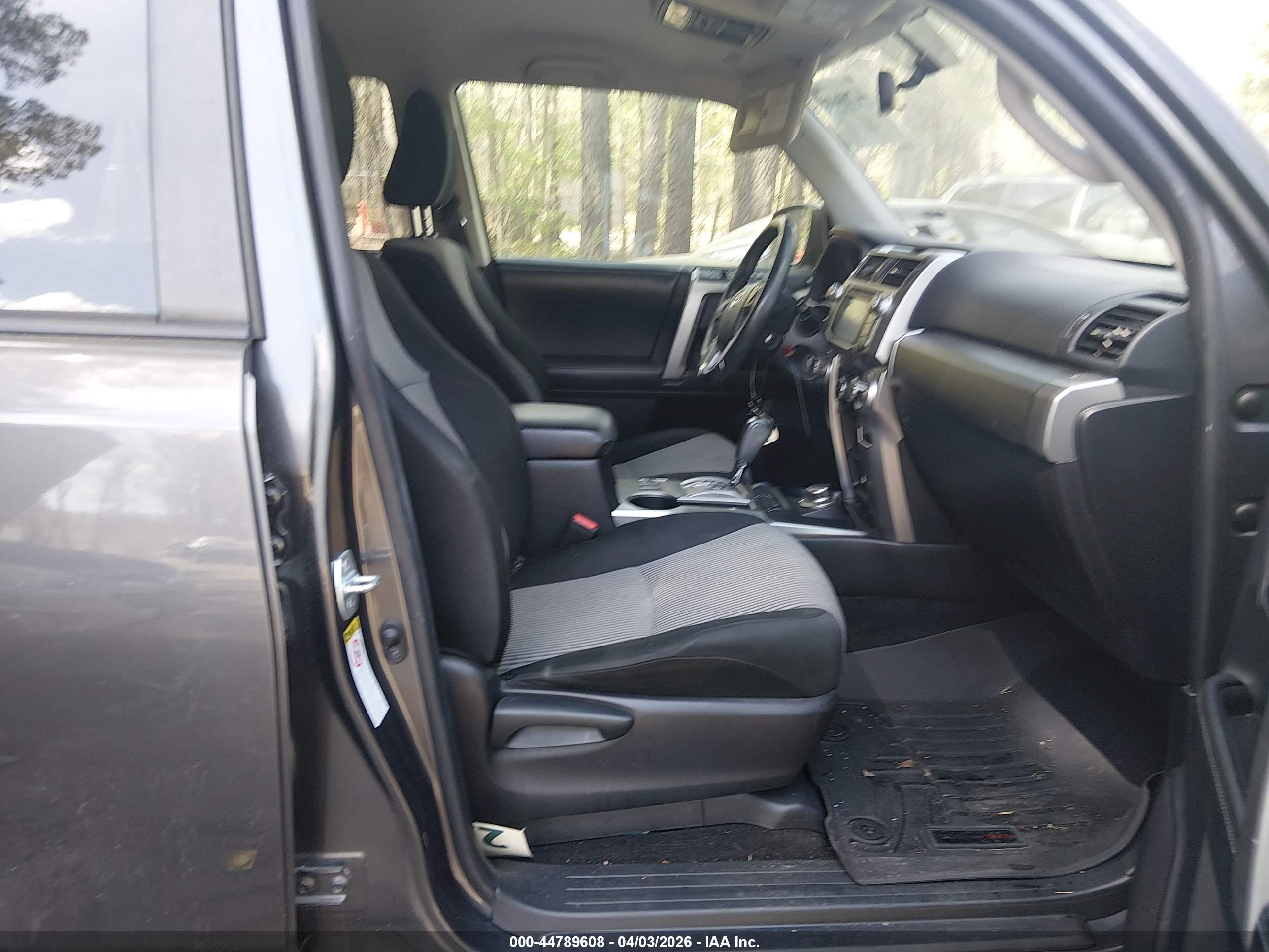 TOYOTA 4RUNNER image 5